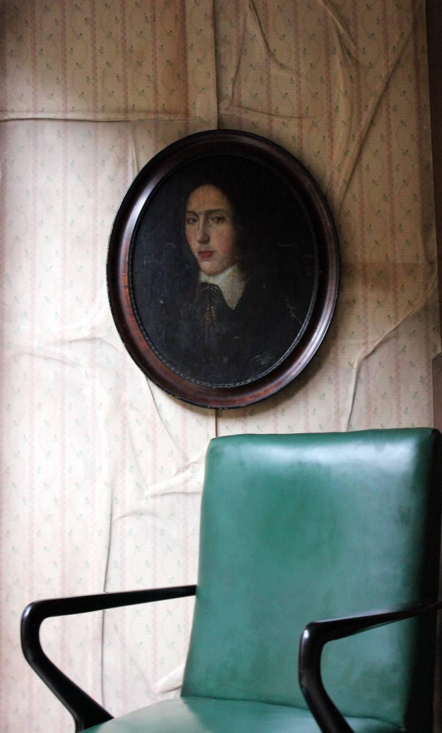 18th Century, French School Oval Oil on Canvas Portrait of a Young Gentleman For Sale 3