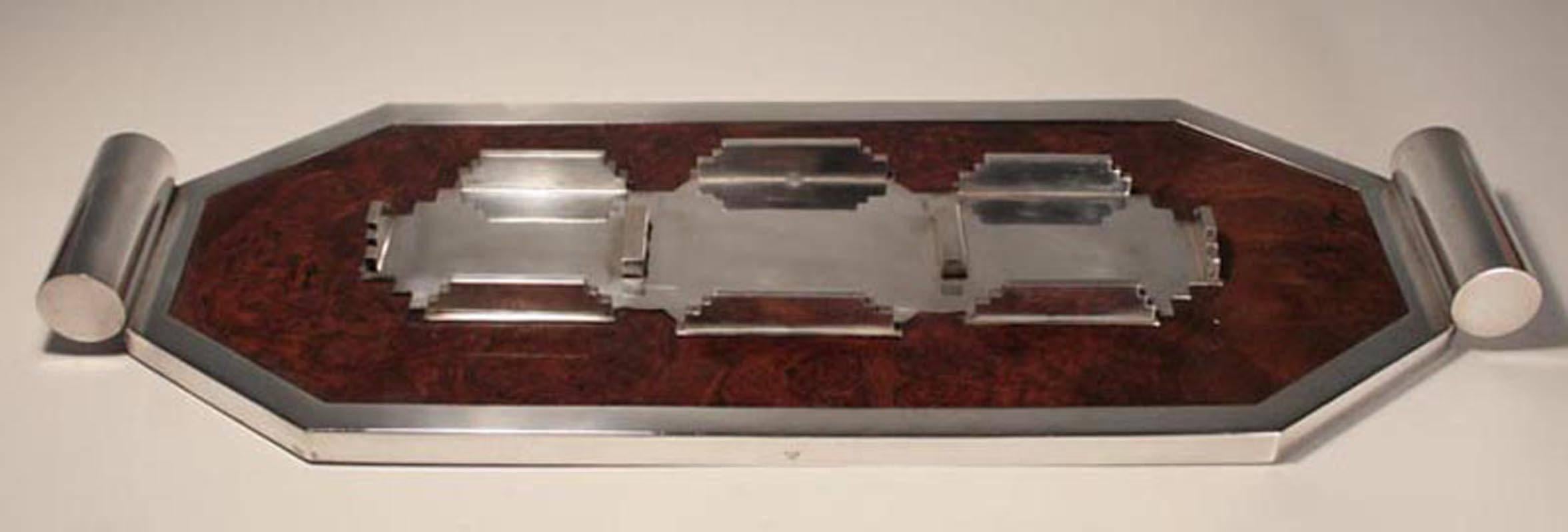 Art Deco Walnut Silver Plate Three Bottle Tantalus In Excellent Condition For Sale In London, GB