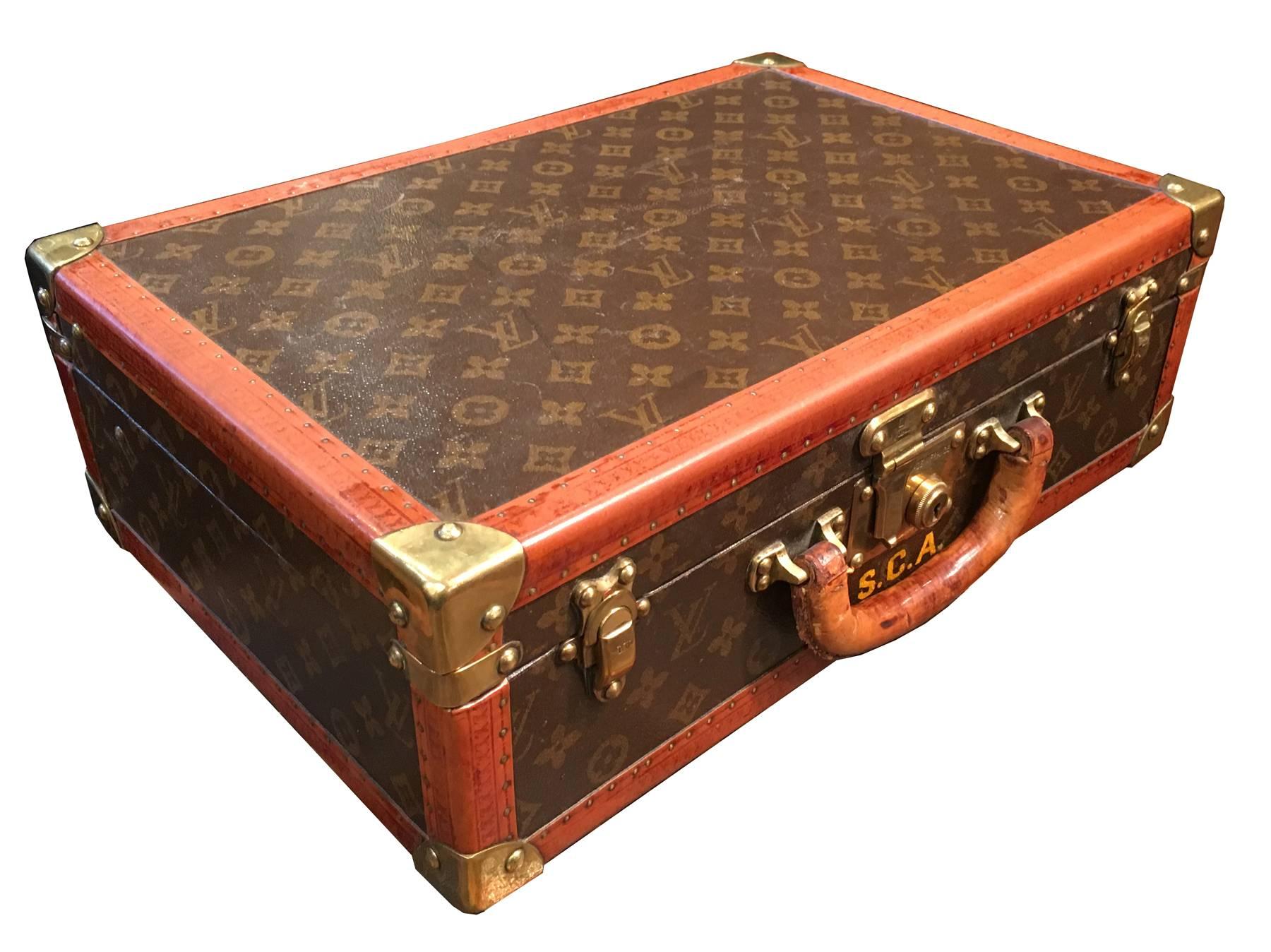 A Louis Vuitton cased travelling cigar humidor.

The Louis Vuitton case, circa 1930s, has been expertly re-fitted for use as a humidor. Originally a ladie's fitted case

with a capacity of circa 150 cigars, the two level interior has been