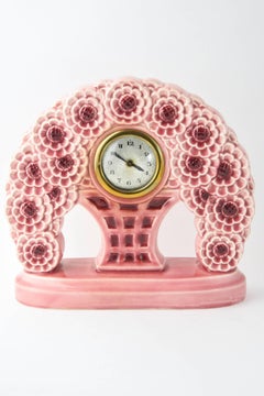 Französische Jugendstil-Majolika-Kommoden-Manteluhr und Garnitur-Set mit Blumenmuster aus Majolika