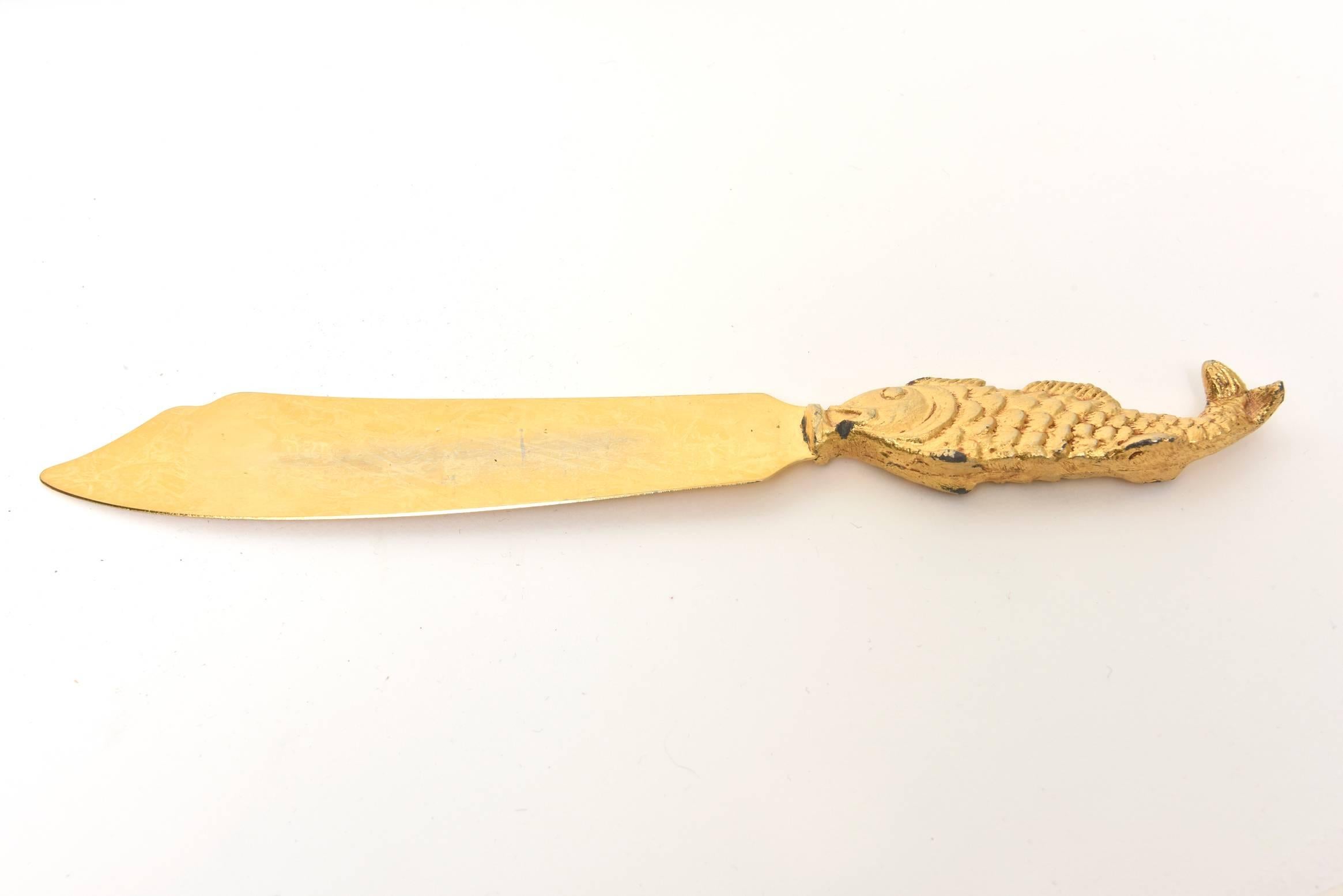 Mid-20th Century Teak Fish Platter with Gold Tone Fish Serving Fork and Knife In Good Condition In Miami Beach, FL