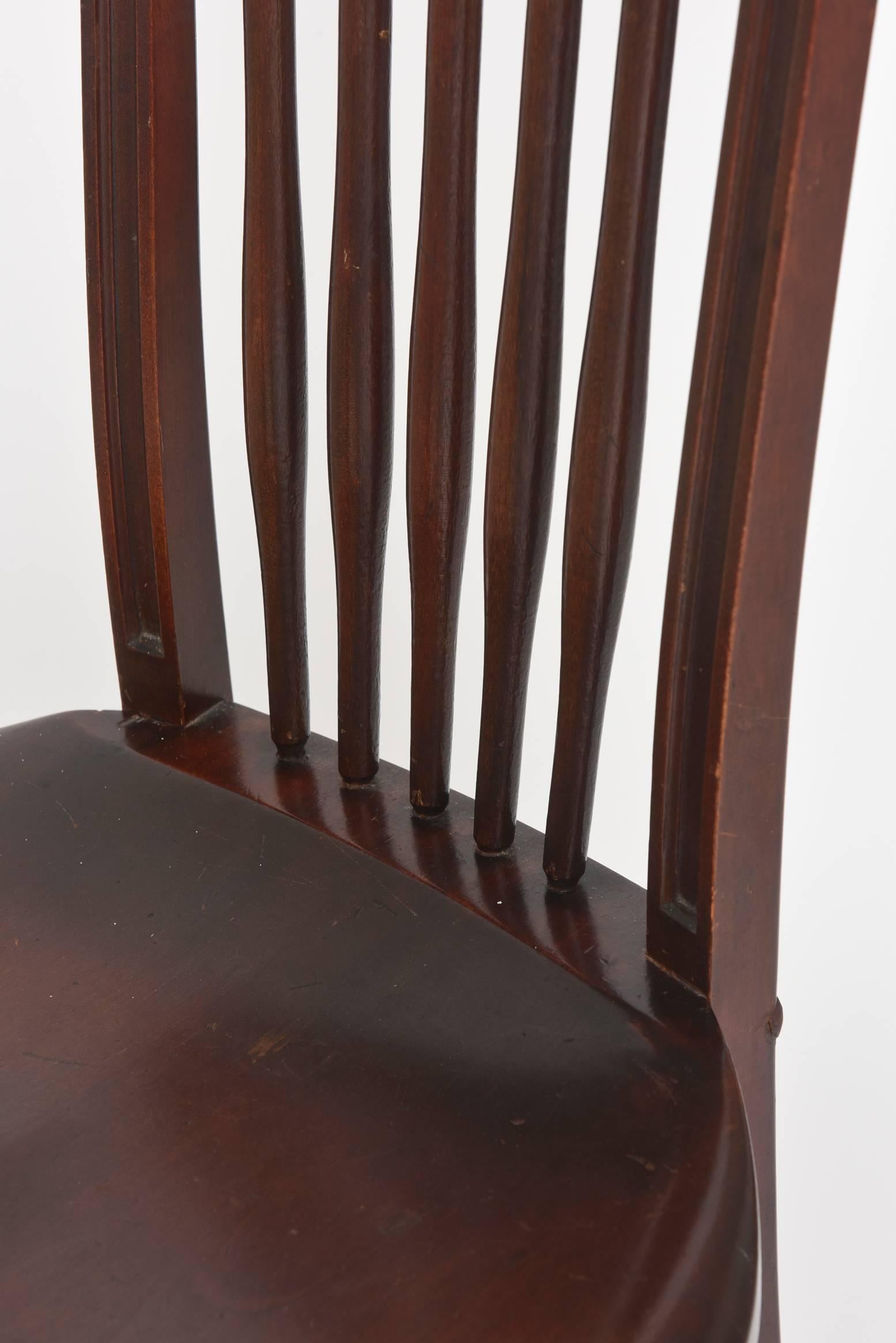 Ancienne chaise d'appoint Windsor incrustée de nacre avec dossier en fuseau et assise en selle 4