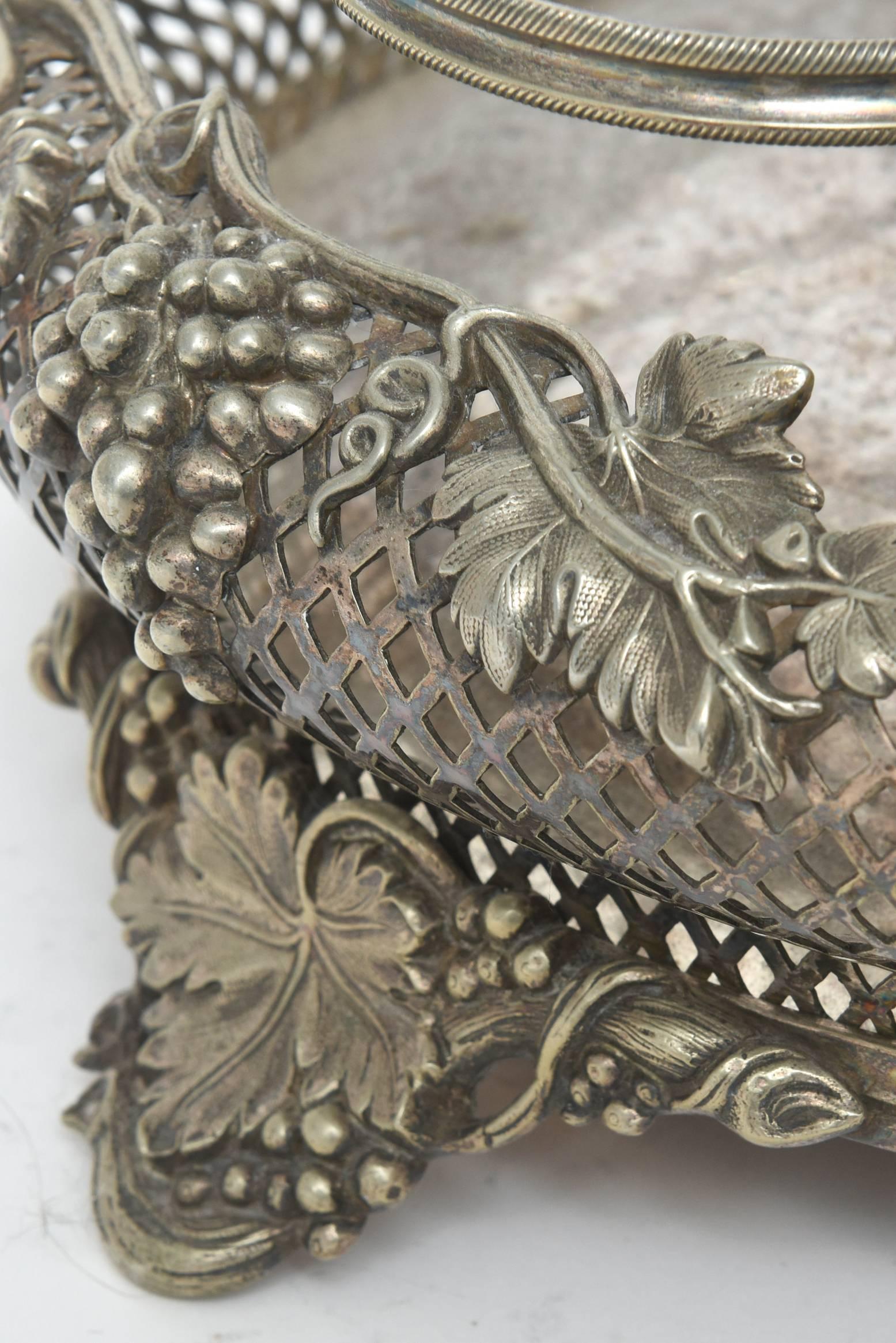 Victorian Silver Plate Grape Decanter Stand Holder Tantalus for Five Bottles For Sale 1