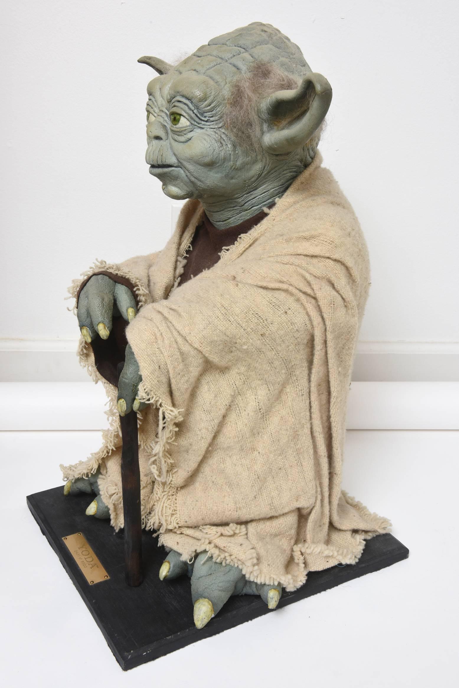 Lifesize Yoda-Figur in limitierter Auflage von Illusive Concepts (Latex)