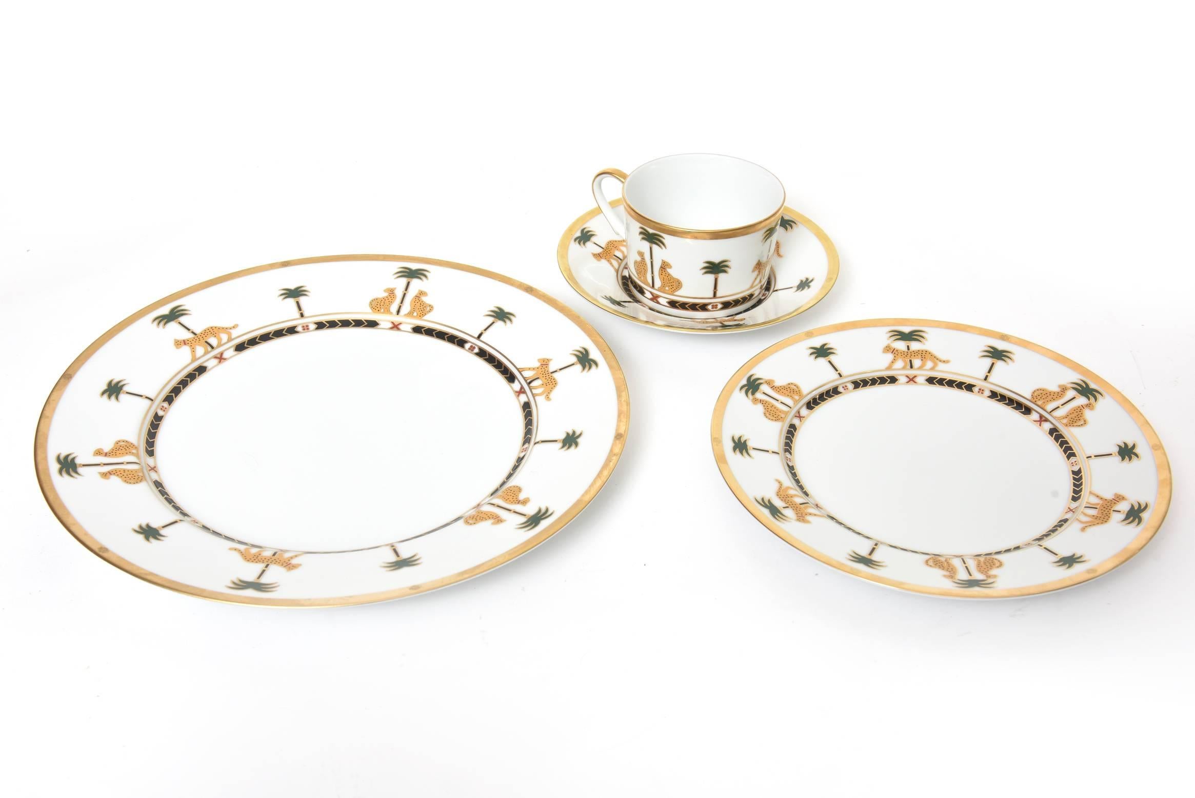 Casablanca by Christian Dior was manufactured from 1991-1999. The pattern has been discontinued. The design features leopards and palm trees on a elegant white china. 

Includes:
Dinner plate 10 7/8