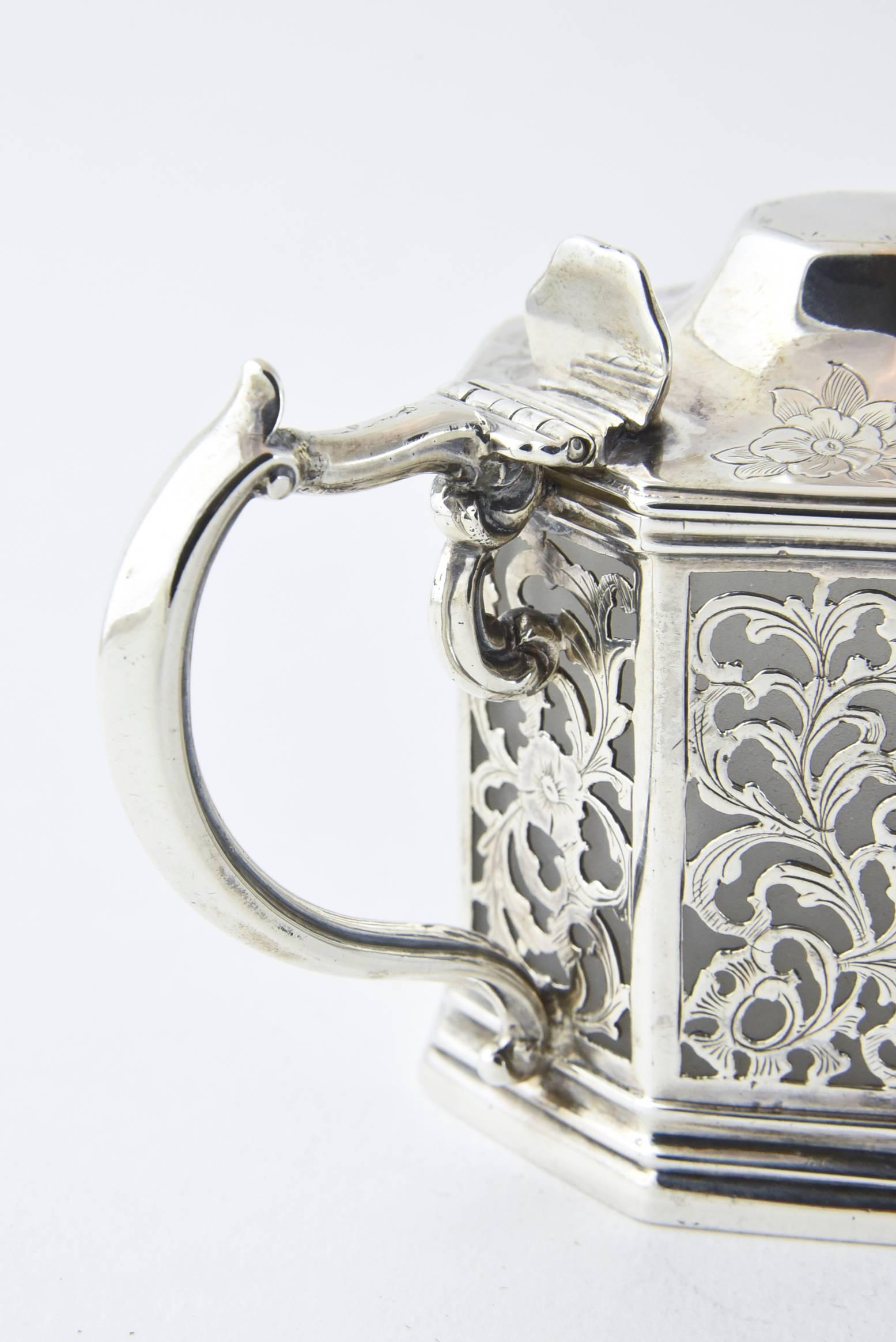 Early Victorian Pierced Sterling Mustard Pot by John Angell and George Angell For Sale 1