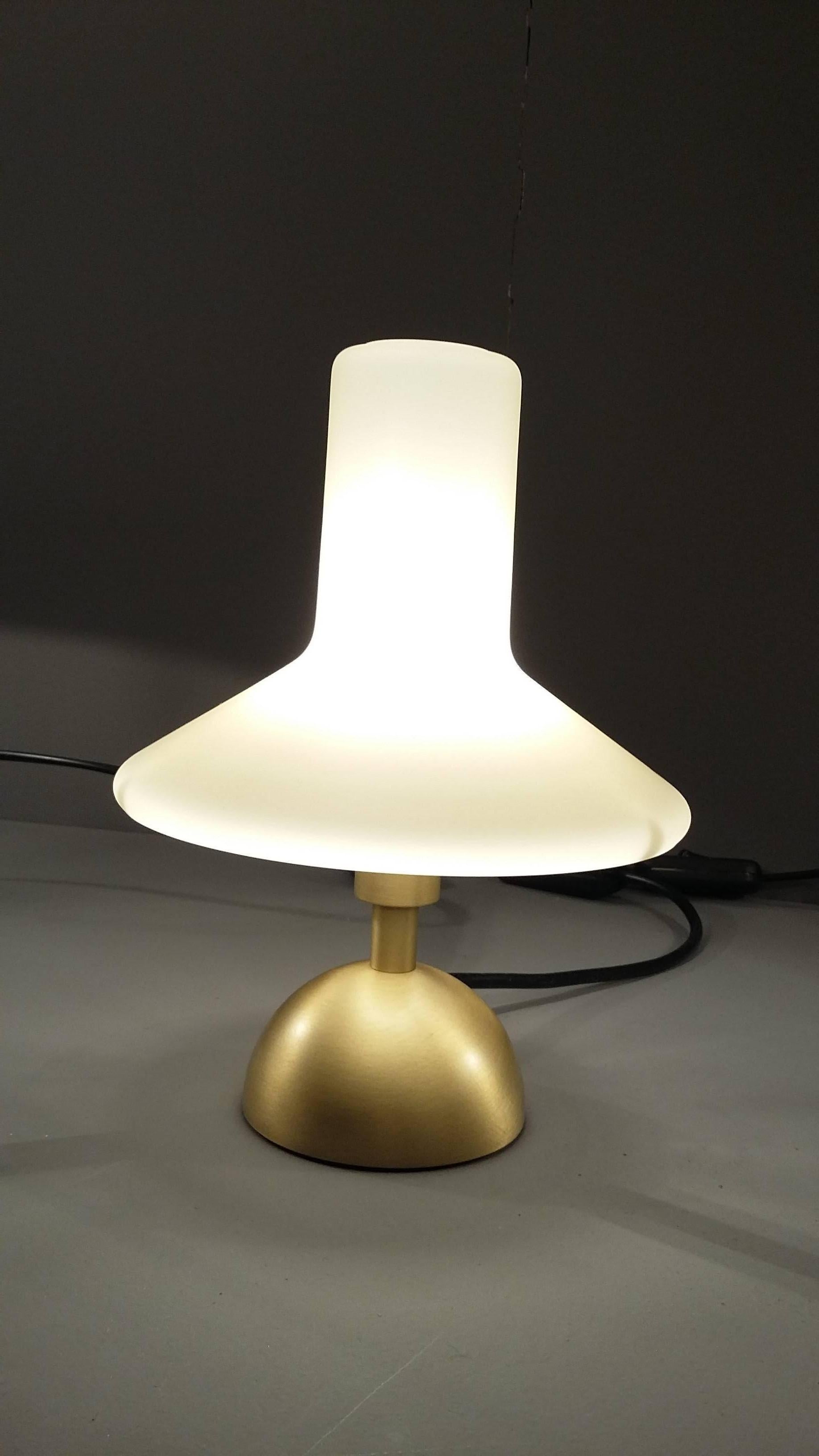 Large Olly Polished Brass and Yellow Milky Glass Table Lamp For Sale 3