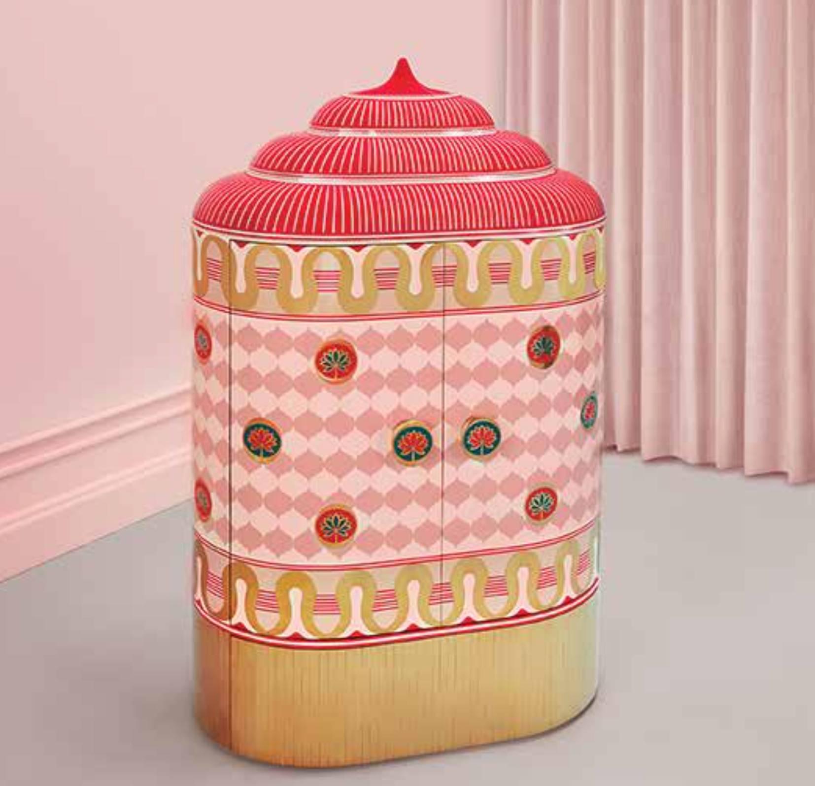 This cabinet has as inspiration the traditional Indian shrine, where offers and candles are placed. 

It is made of wood, brass and resin. It is hand made in India, and the inlay where the resin has been applied is 5mm deep. 

Its inside has 3