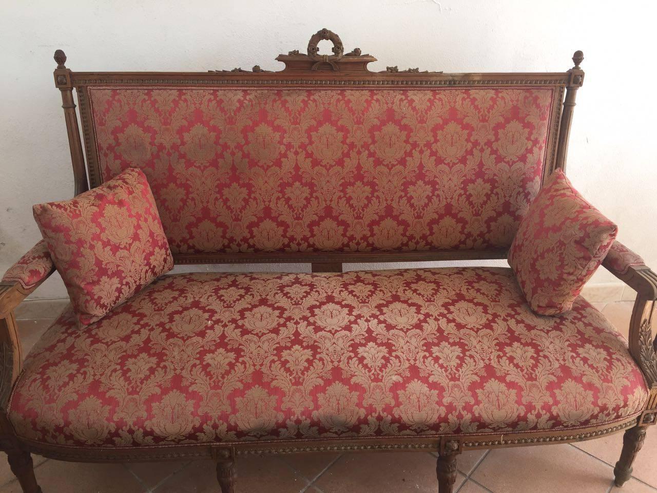 Louis XVI Early 20th Century Italian Settee Couch For Sale