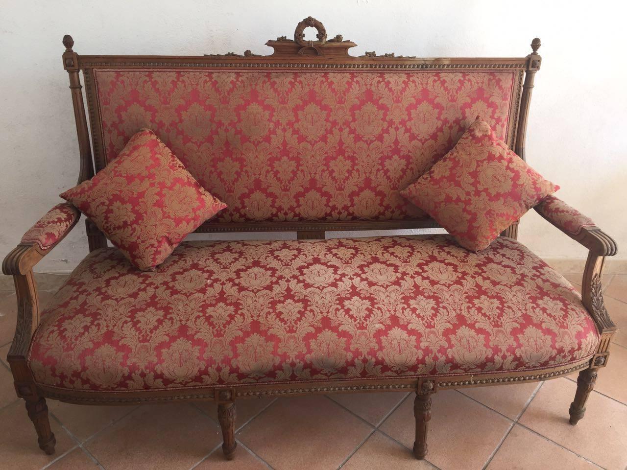 Beautiful and stylish Italian Louis XVI style three-seat and six-leg settee.

This piece comes from the Lombardy region, with hand-carved motif, probably produced in 1920s. 

The upholstery needs an upgrade but overall the piece is in great