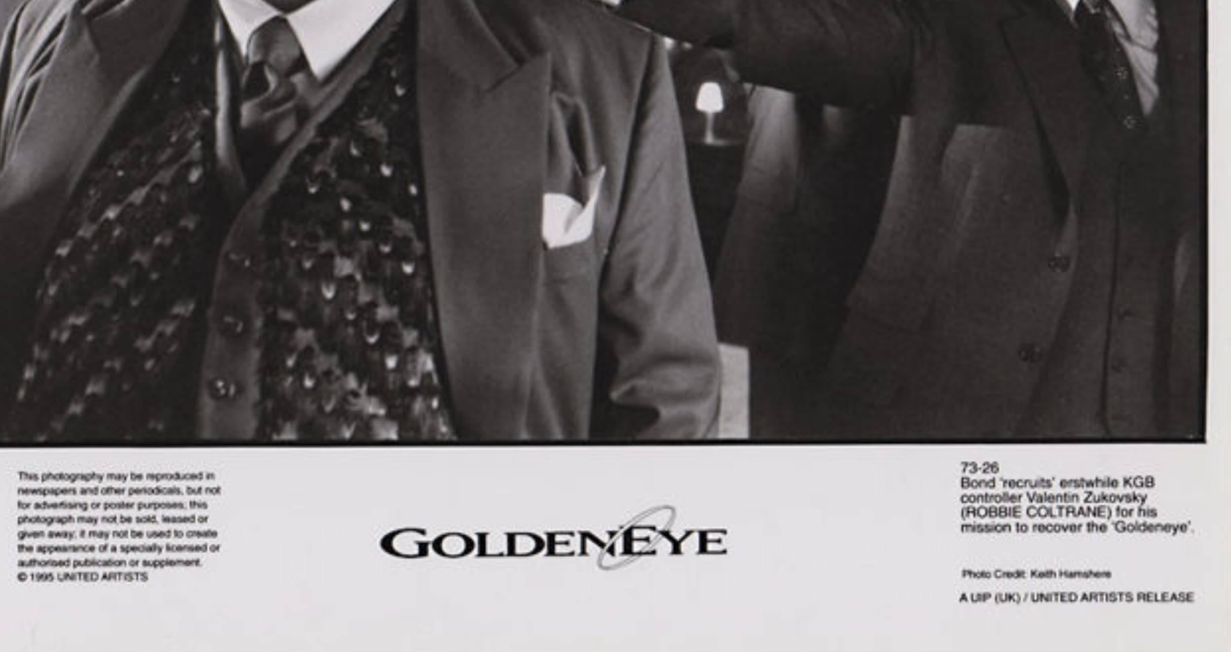 007 Golden Eye, Two Vintage Promotional Photos For Sale 3