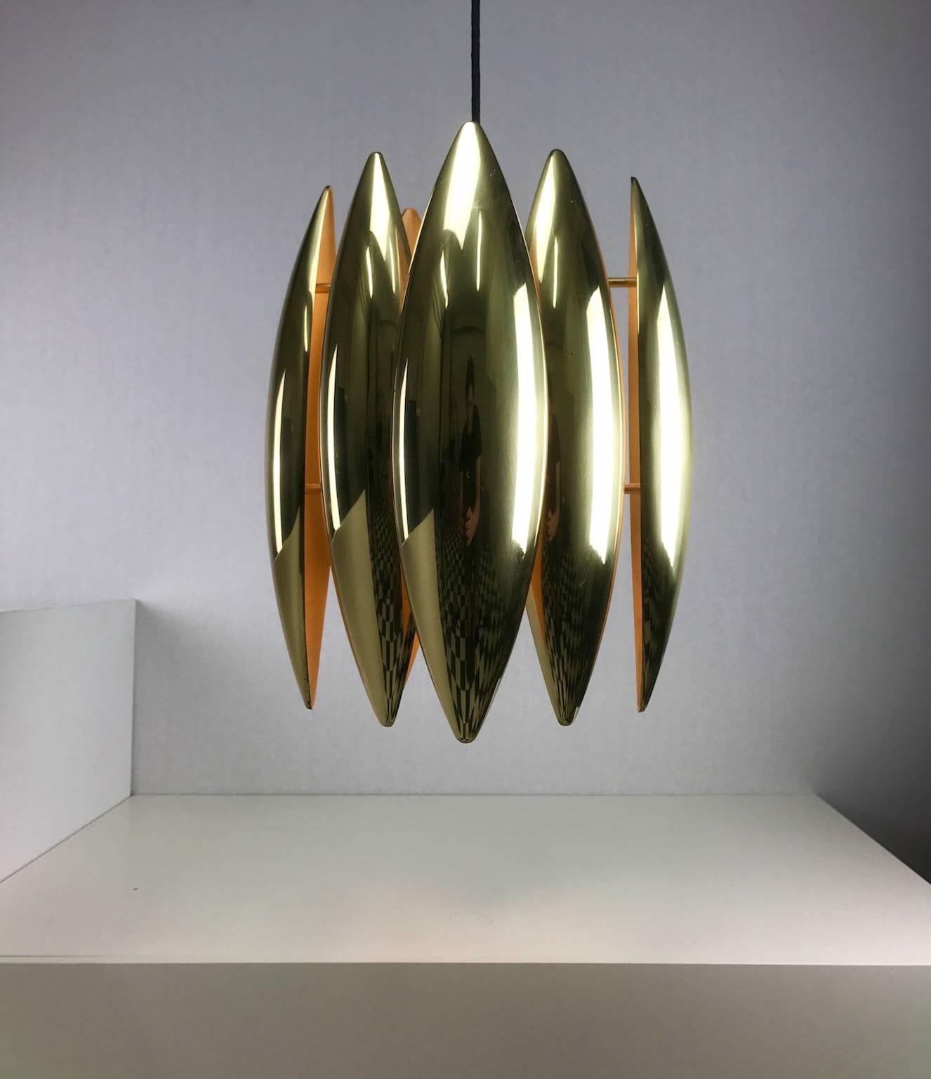 Beautiful brass Kastor ceiling light by Fog & Morup, Denmark, 1969.

Jo Hammerborg designed this amazing piece of danish design which has become one of this decades most iconic lighting fixtures.

Condition: Close to mint condition.

Light