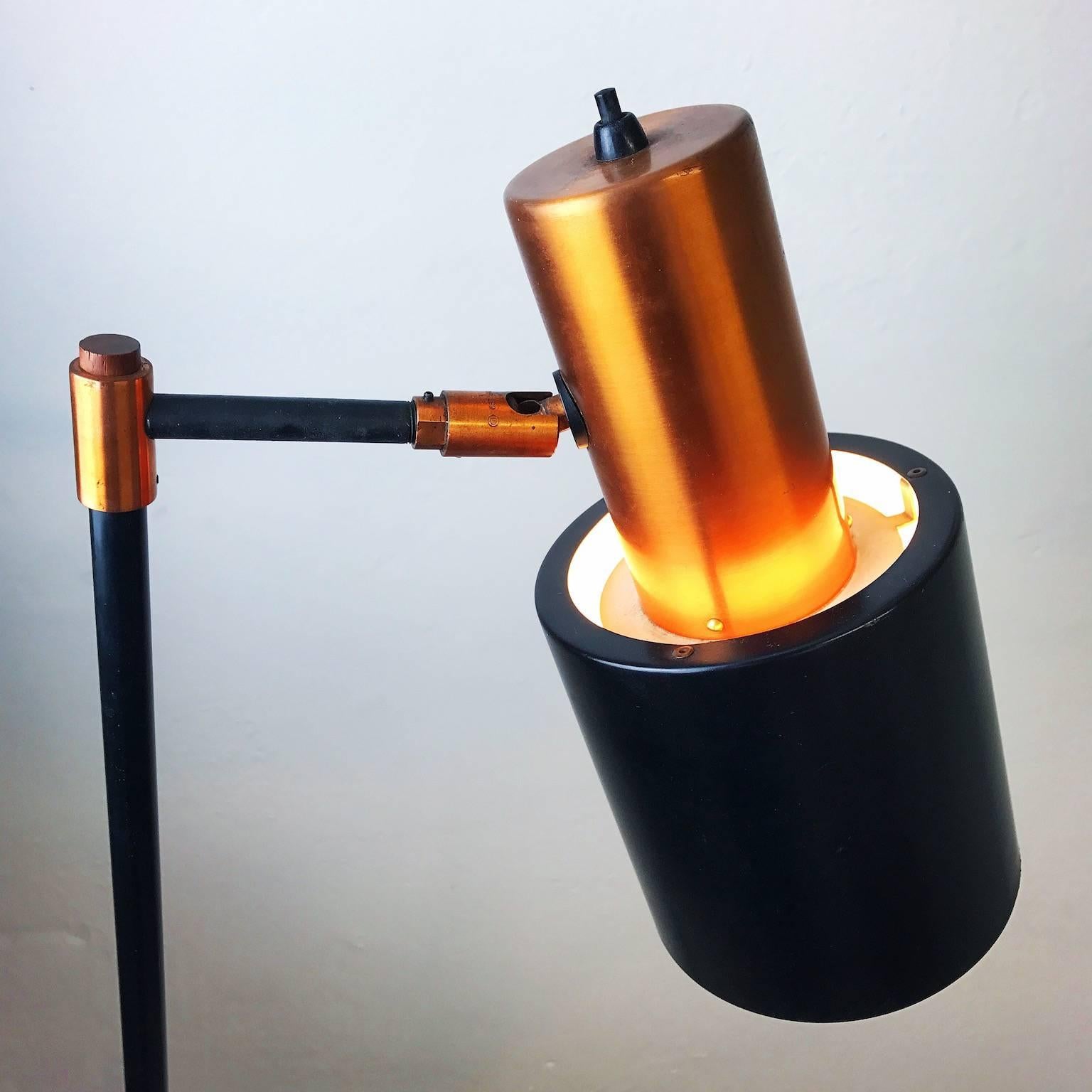 Beautiful Classic copper floor lamp by Jo Hammerborg for Fog & Mørup from 1977. Model, studio.

Condition: Good vintage condition with marks on the base. Please see picture.

Size: 150cm in height and the base has a diameter of 27,5cm.

Light