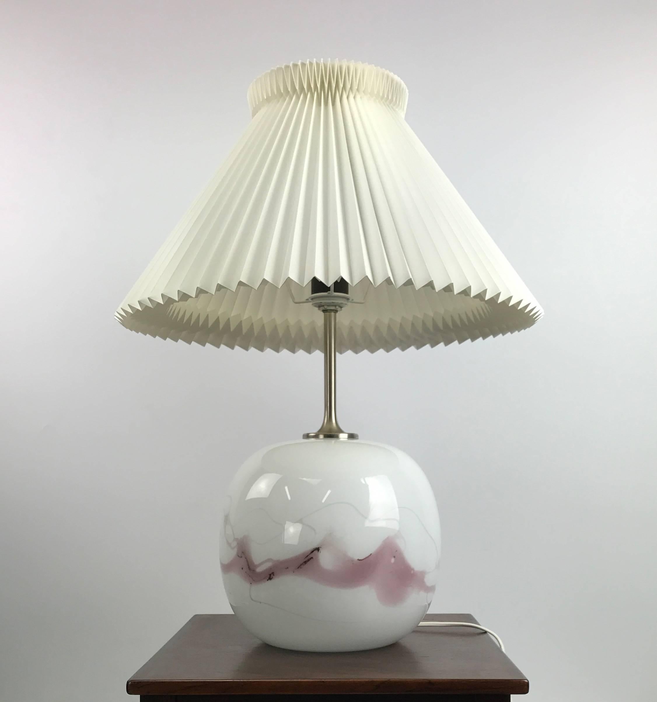 Glasglas-Tischlampe von Michael Bang für Holmegaard (Moderne) im Angebot