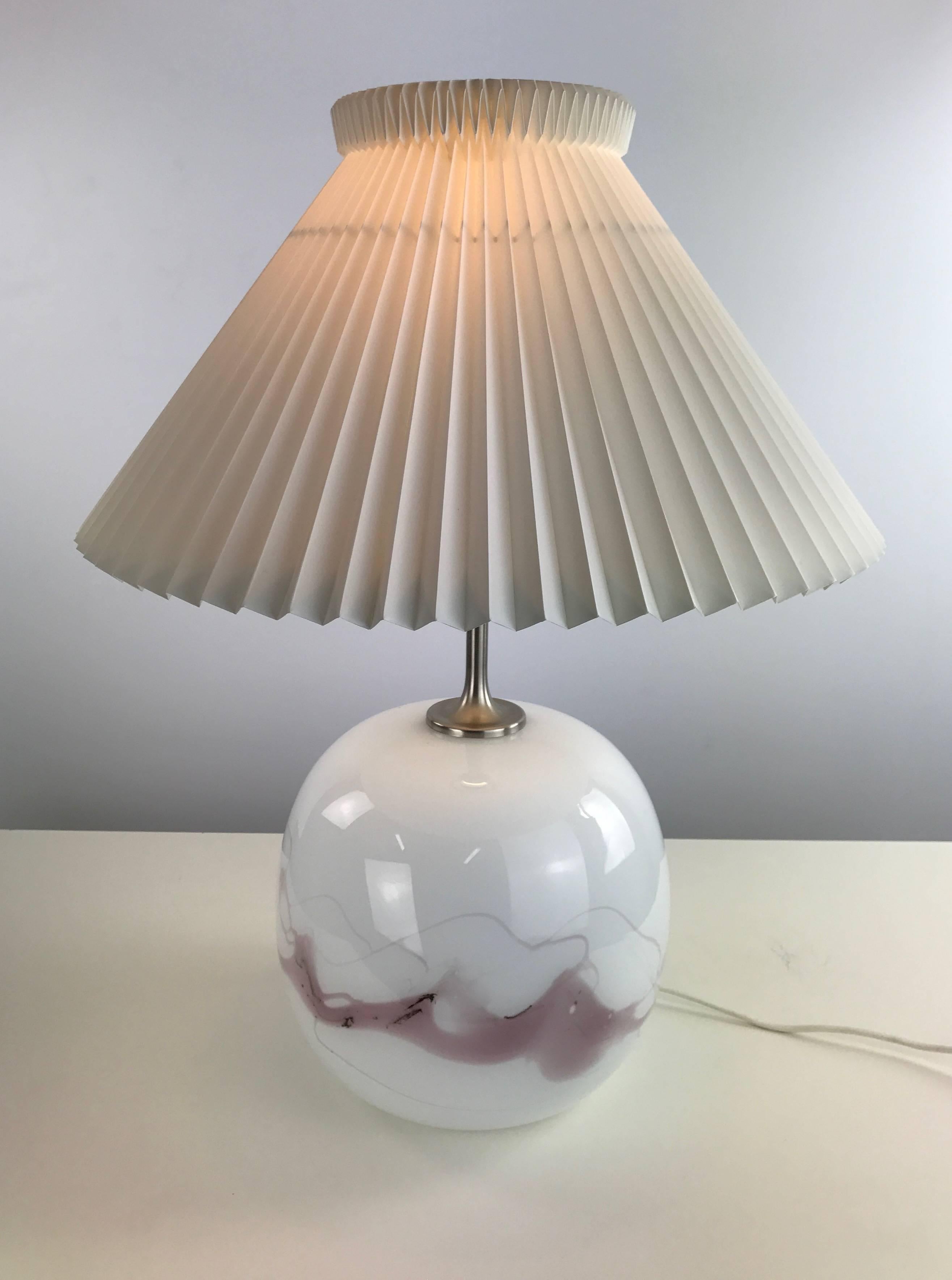 Glasglas-Tischlampe von Michael Bang für Holmegaard (Dänisch) im Angebot