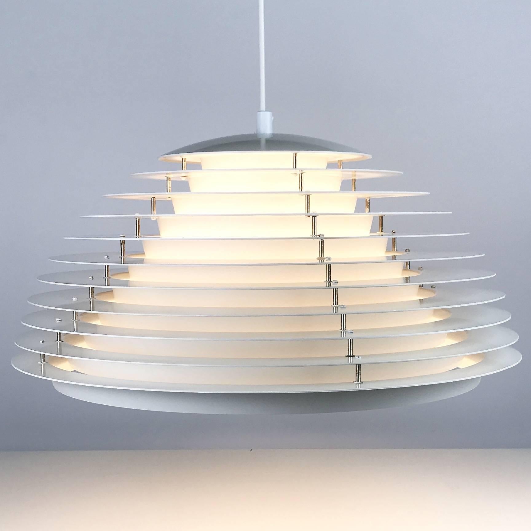 White Ceiling Pendant by Fog Morup, Denmark. Scandinavian Modernism from 1960s.  In Excellent Condition In Haderslev, DK