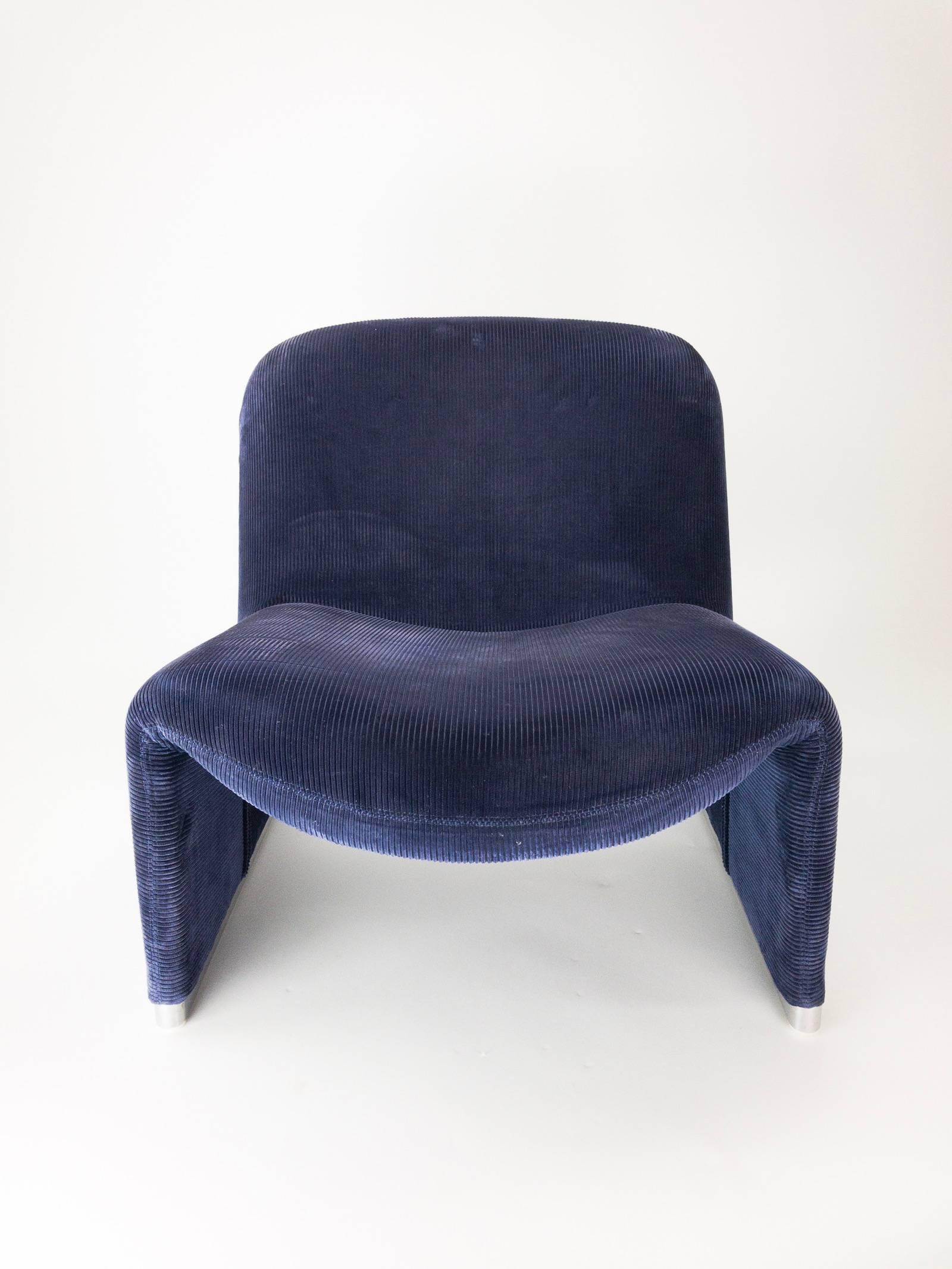 Blue Corduroy Giancarlo Piretti Alky Lounge Chairs by Castelli In Excellent Condition In Haderslev, DK