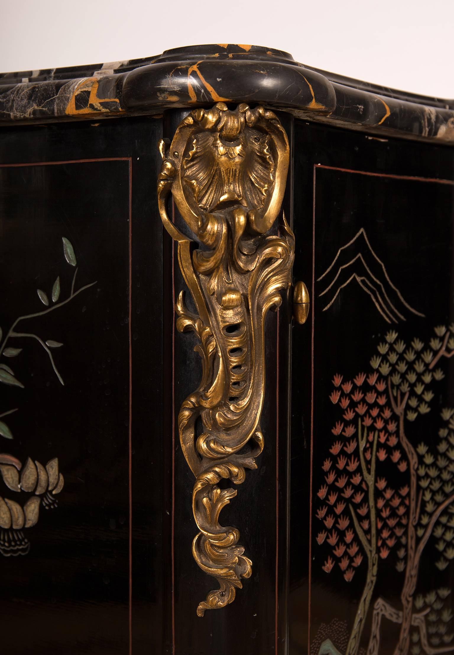 Lacquered Chinoiserie Cabinet in the Louis XV Style, Marked Rosel, circa 1900 For Sale 3