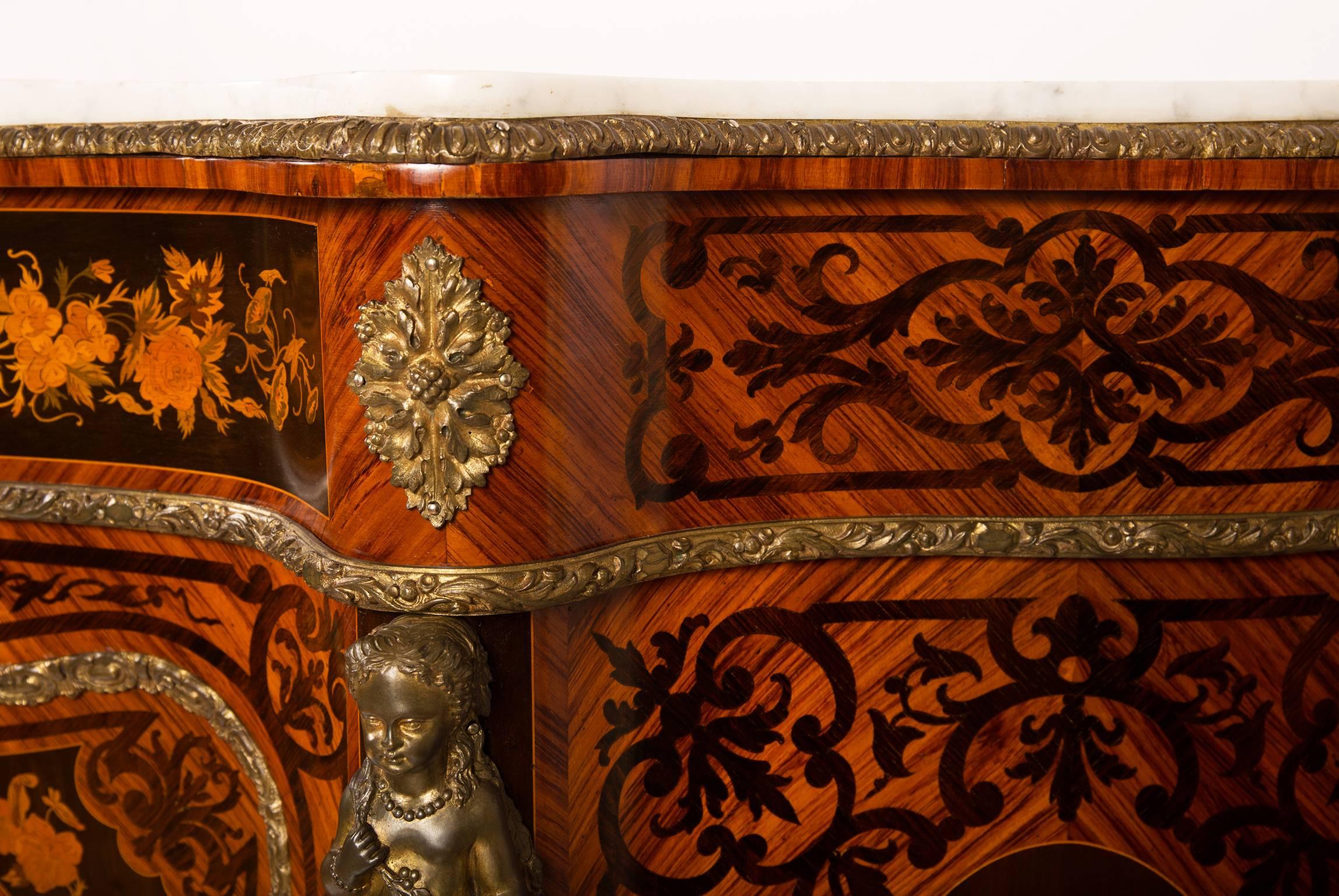 Pair of French Serpentine Flower Marquetry Inlaid Meubles D´Appui, circa 1880 In Good Condition For Sale In Dilsen-Stokkem, BE