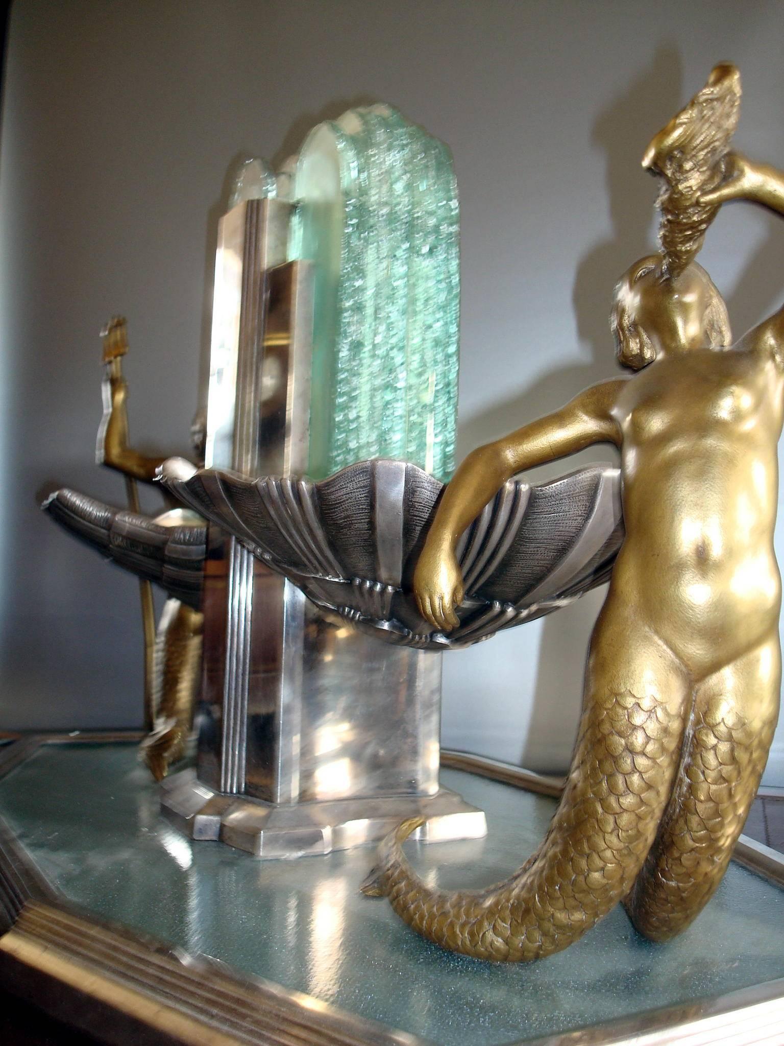 French Art Deco Centrepiece with Light Representing a Water Fountain Signed R. Durquet For Sale