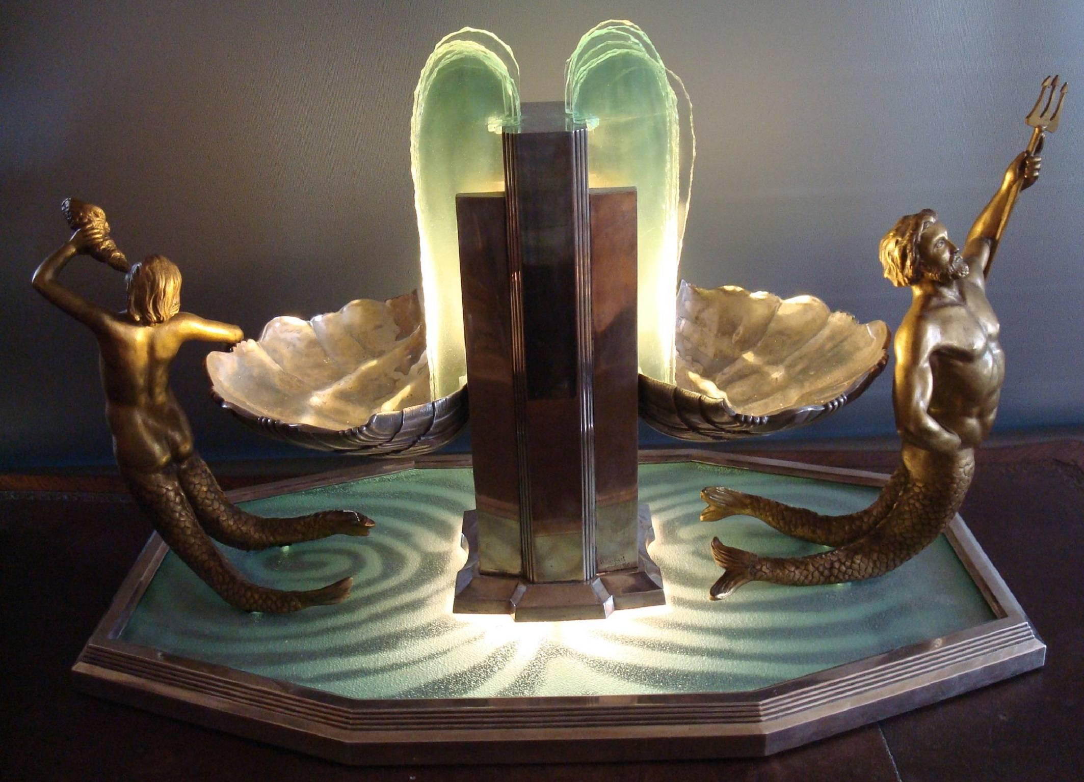 Art Deco Centrepiece with Light Representing a Water Fountain Signed R. Durquet In Good Condition For Sale In Dilsen-Stokkem, BE