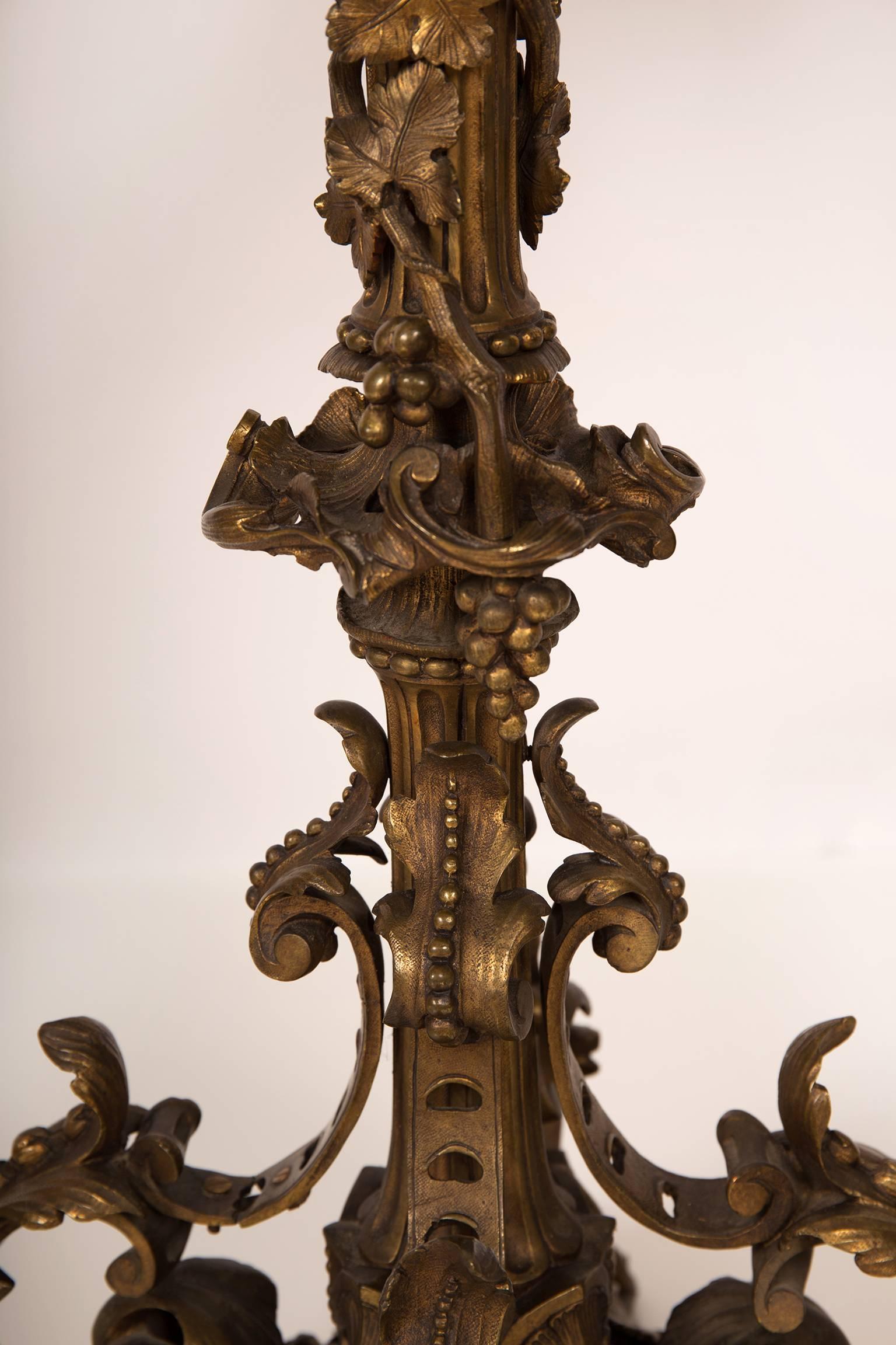 French Bronze and White Marble Gueridon with Vineleaves and Crest of Fleur De Lys Franc For Sale