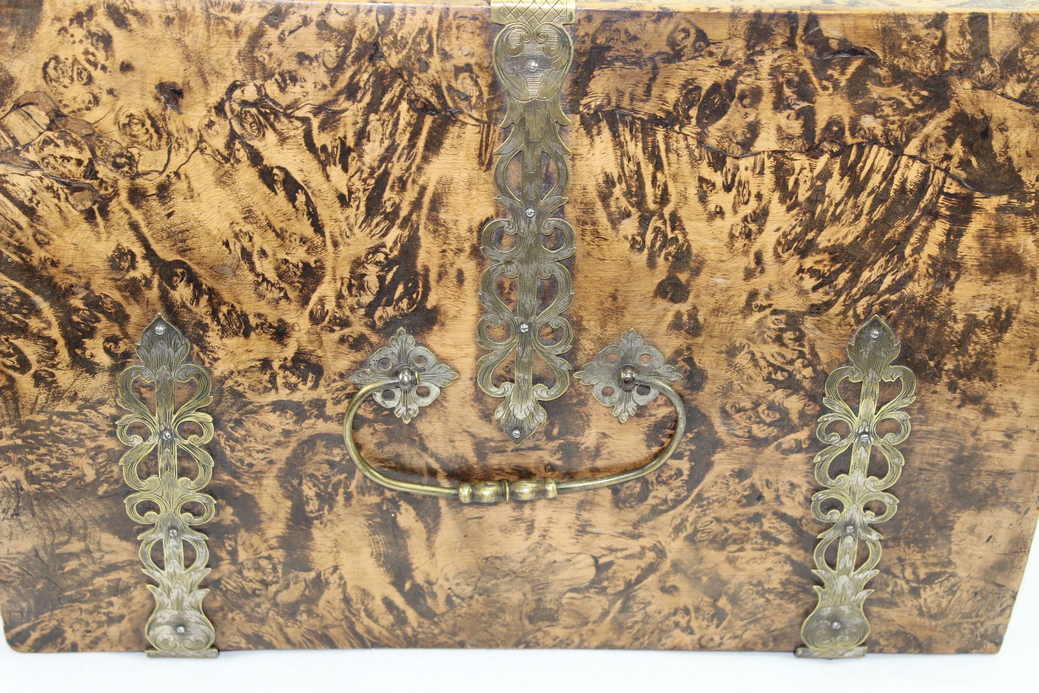 17th Century German Burl Walnut Box, with Secret Compartment For Sale 2