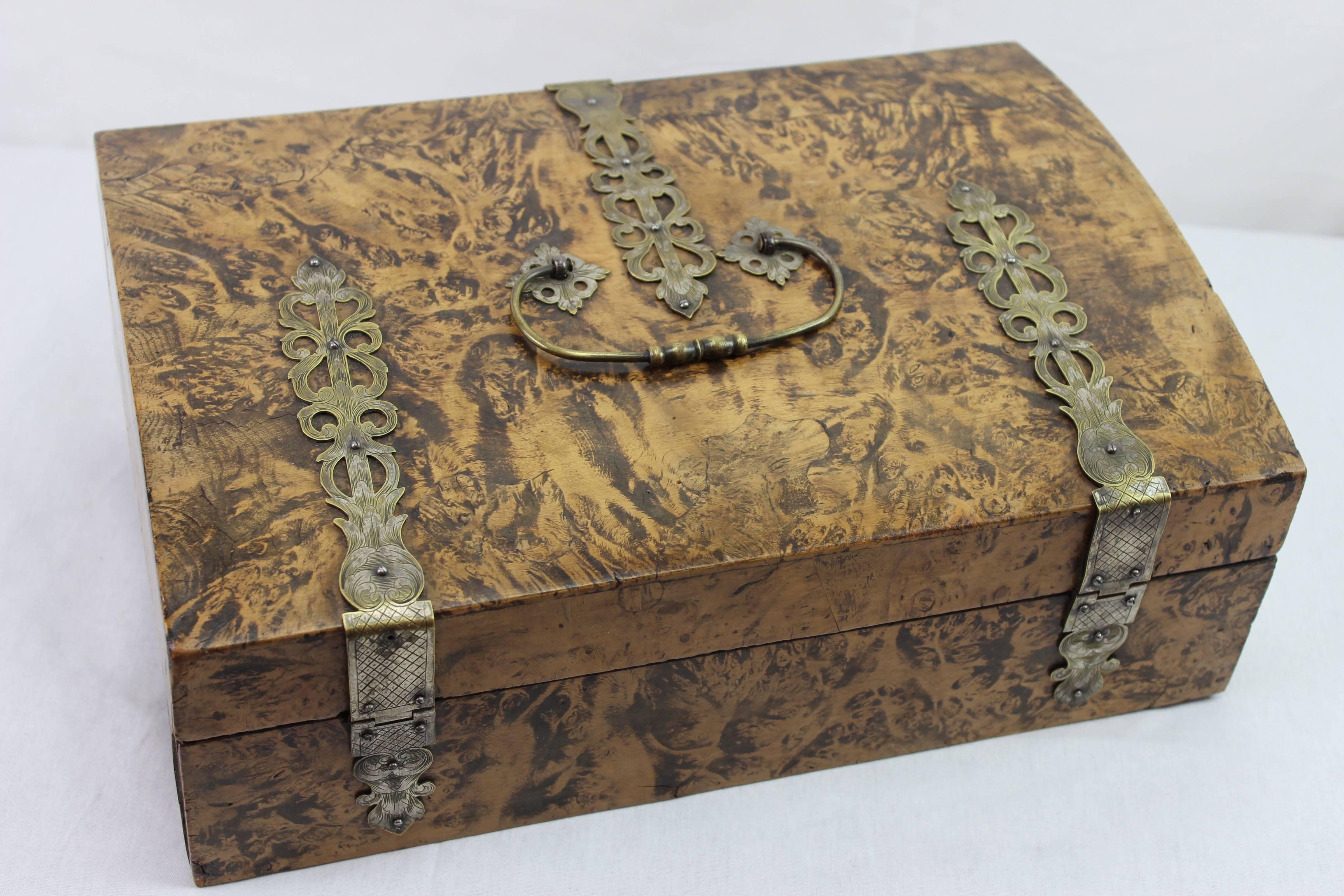 17th Century German Burl Walnut Box, with Secret Compartment For Sale 4