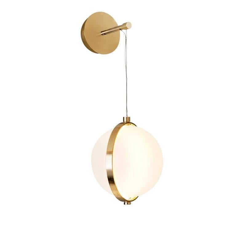 The Orion wall light is one of the latest families in the evolution of the Flexus series by Baroncelli. 

Flexus is a lighting system that comprises a palette of abstracted lines, curves and circles. Echoing the language of modernist modular
