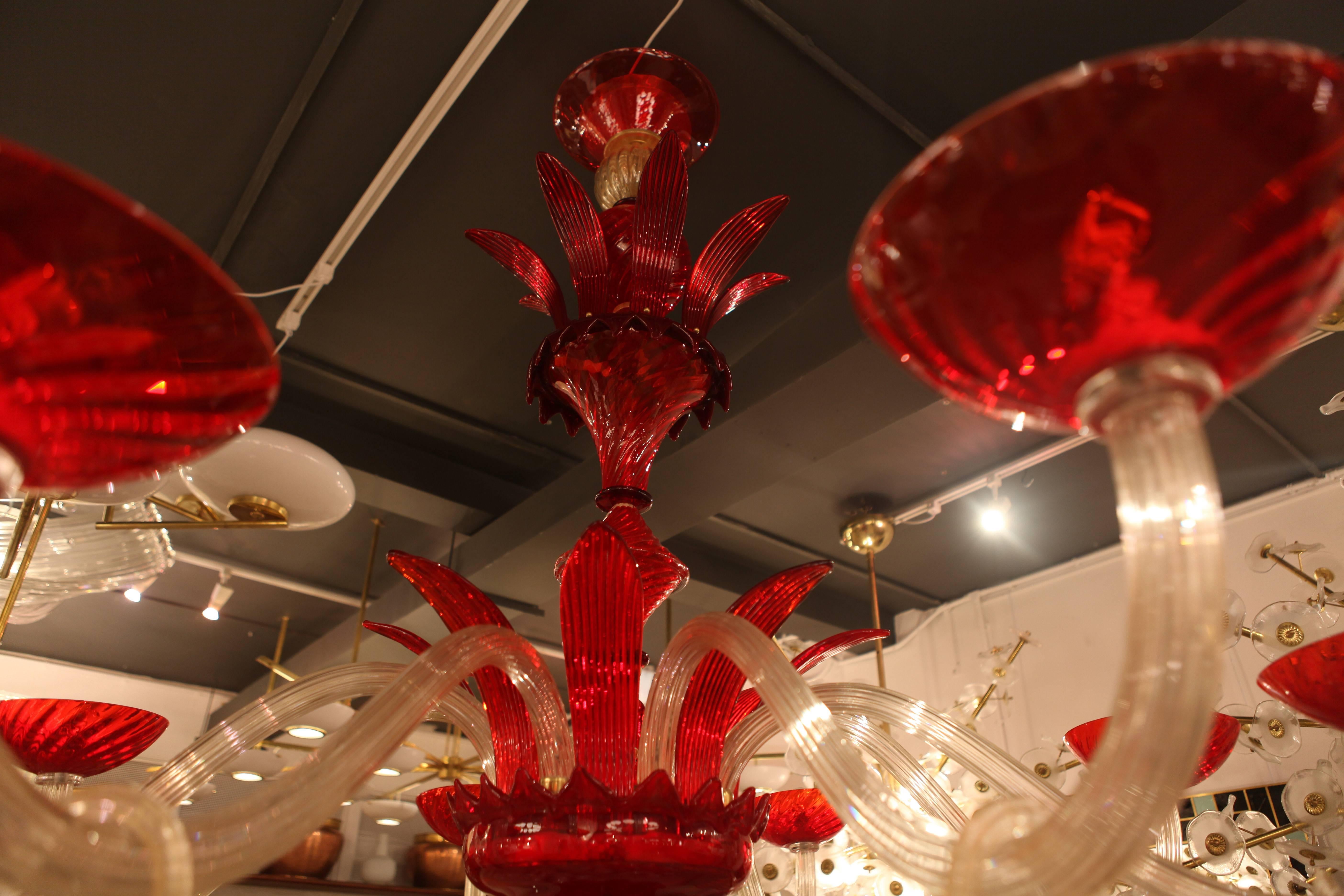 Italian Large Red and Clear Murano Glass Chandelier by Gino Cenedese, 1950 In Excellent Condition In London, GB