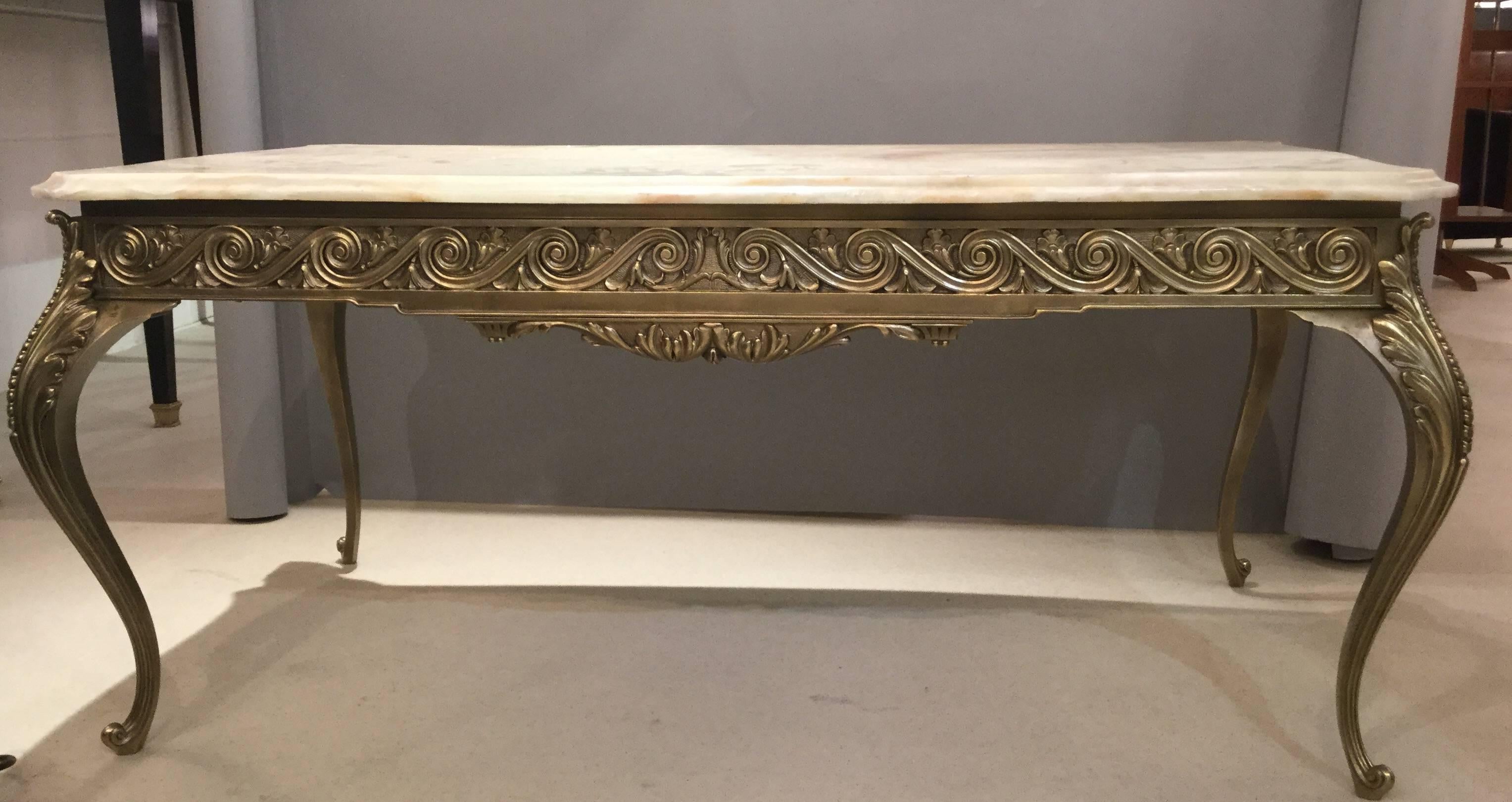 Bronze Table basse en bronze avec plateau en onyx, Italie, années 1950 en vente