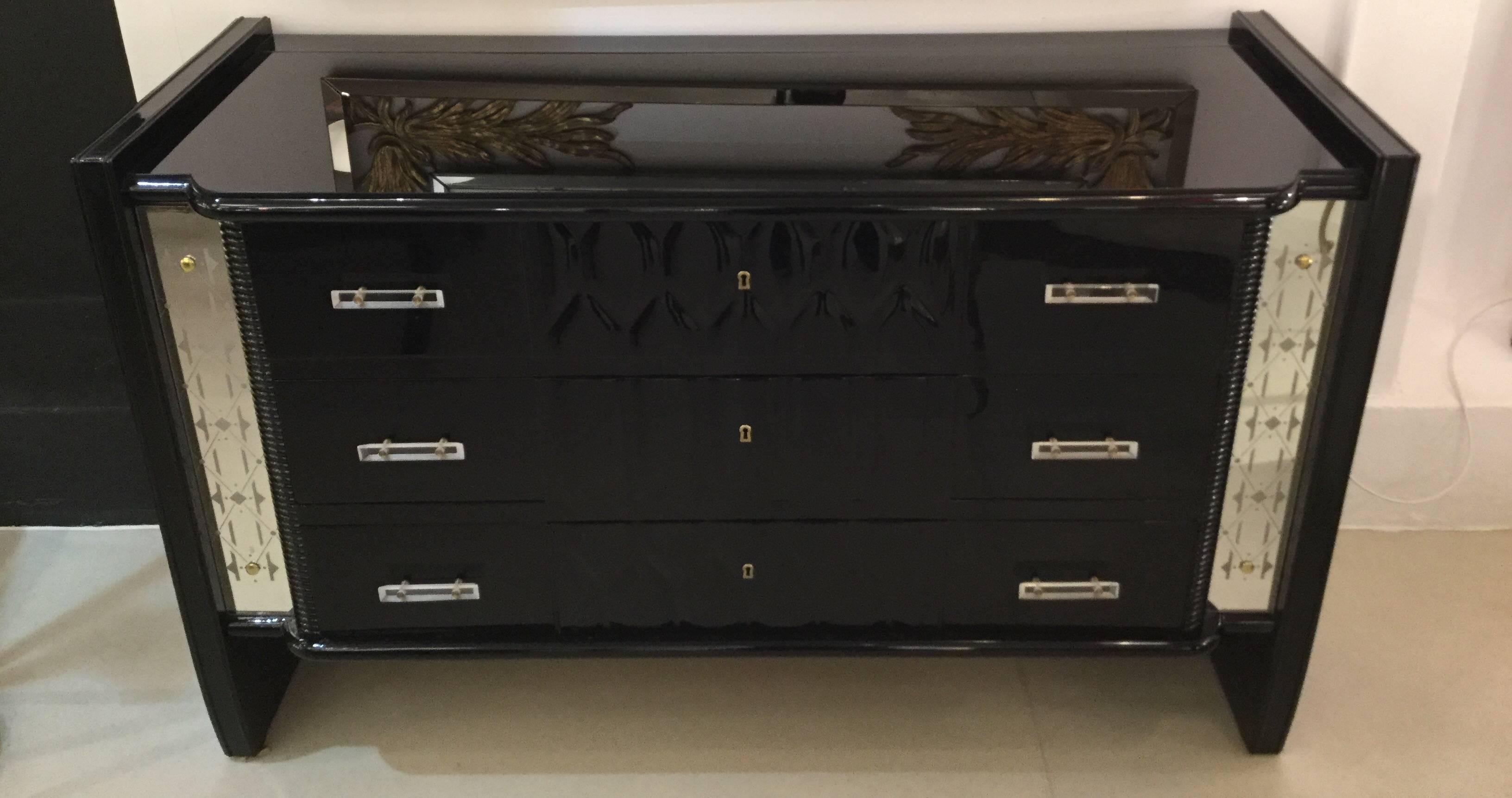 Italian Art Deco Chest of Drawers In Excellent Condition In London, GB