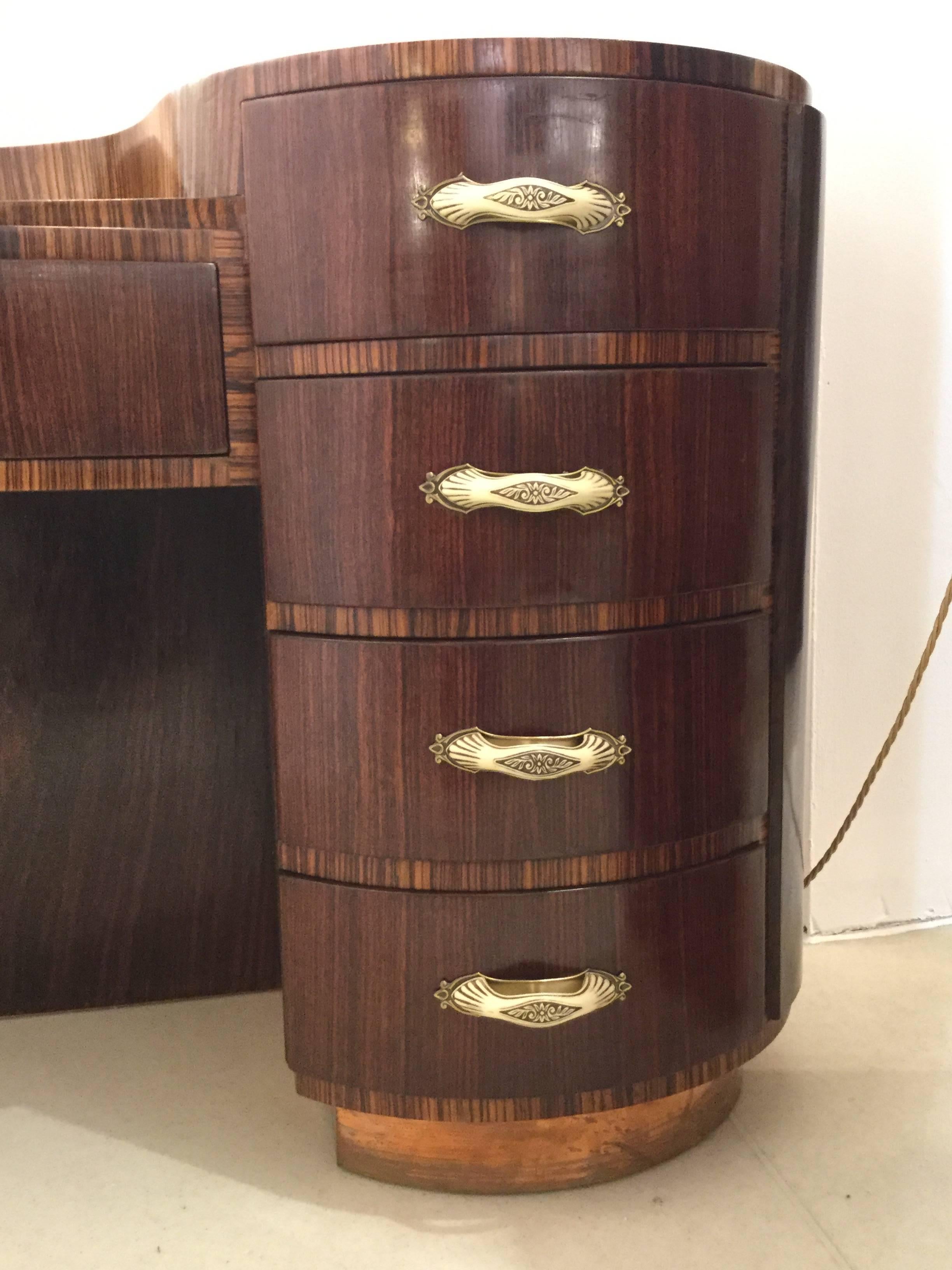 Italian Dressing Table in Rosewood, circa 1930 In Excellent Condition In London, GB