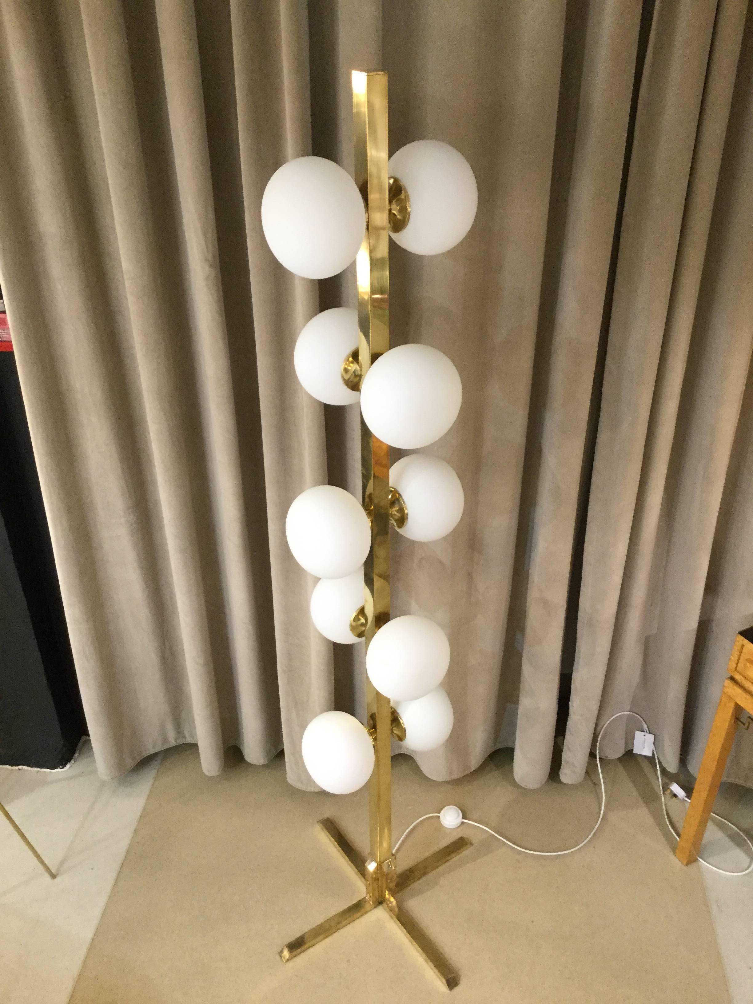 Italian Floor Lamp in the Style of Stilnovo In Excellent Condition In London, GB