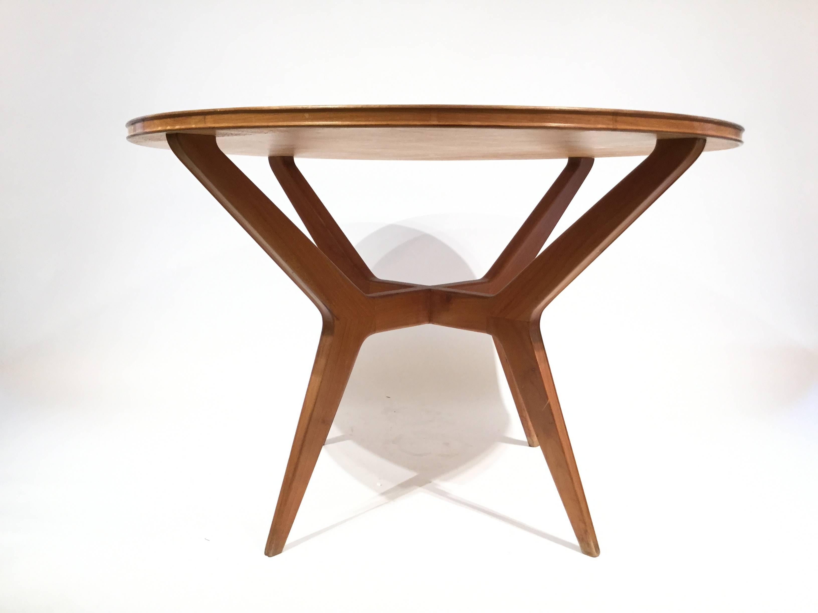 Mid-Century Modern Italian Designed Circular Dinning Table, Ico Parisi, 1950