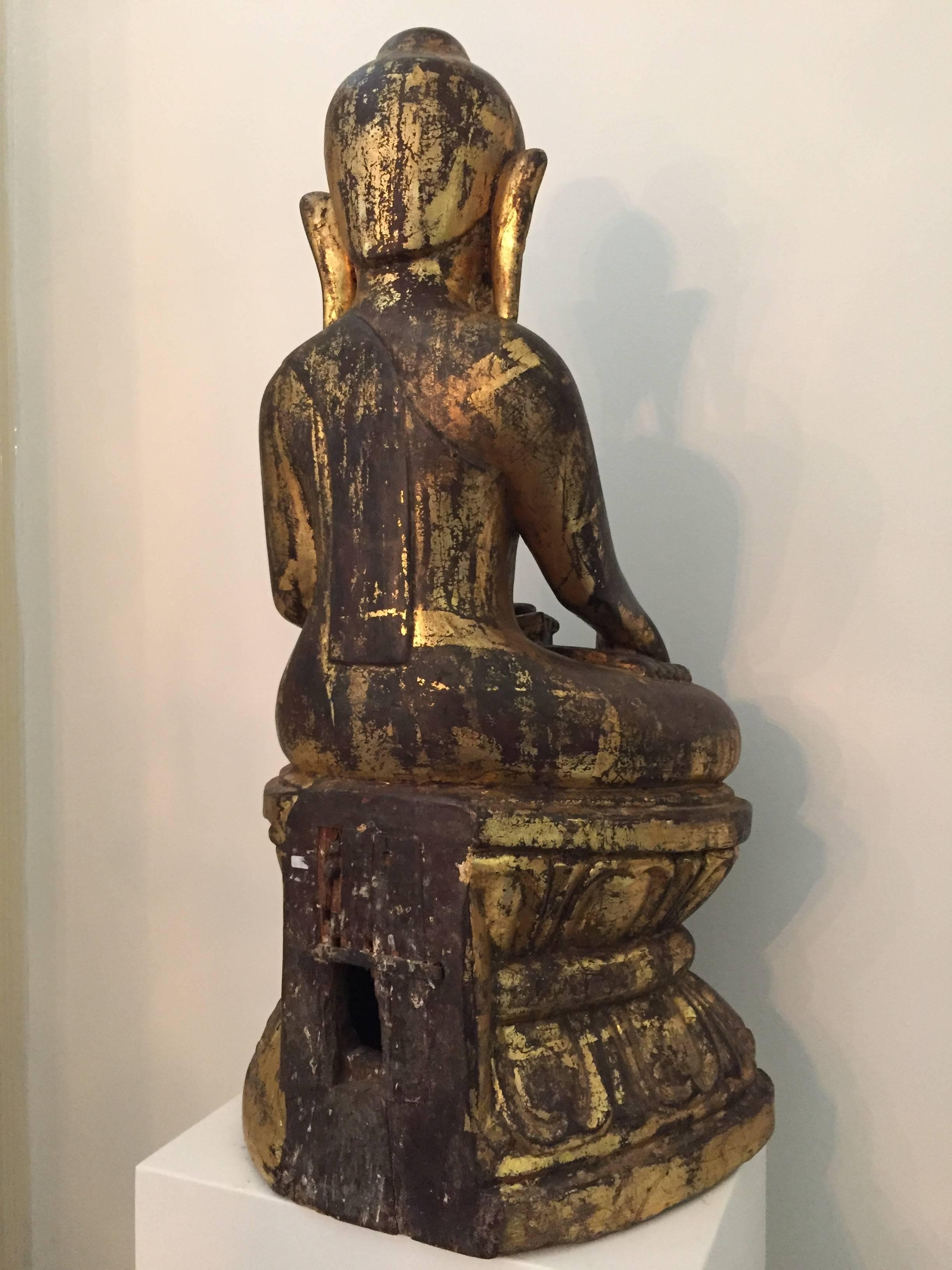 Buddha aus birmanischem Holz, 18. Jahrhundert (18. Jahrhundert und früher) im Angebot