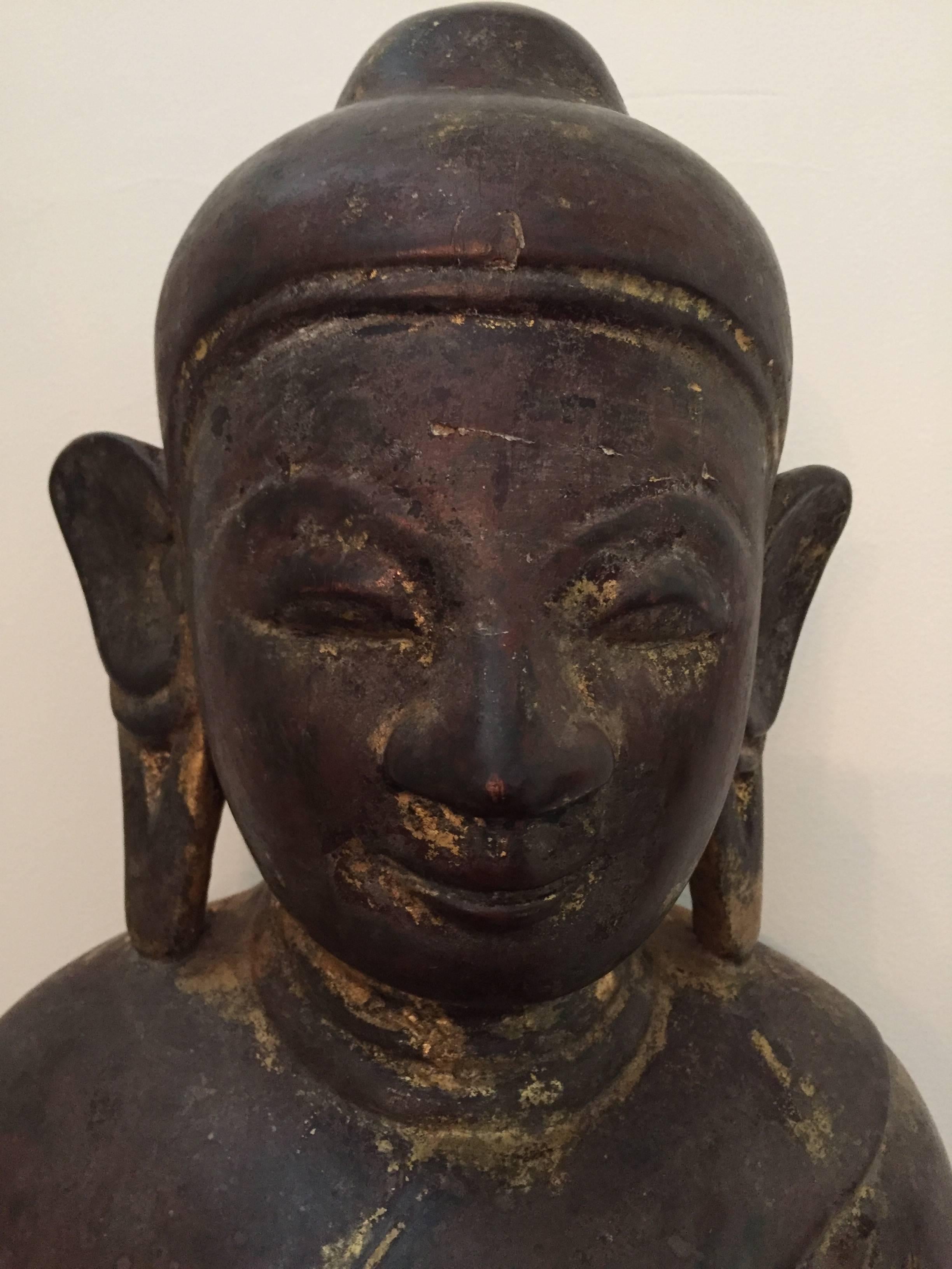 Buddha aus birmanischem Holz, 18. Jahrhundert im Angebot 3