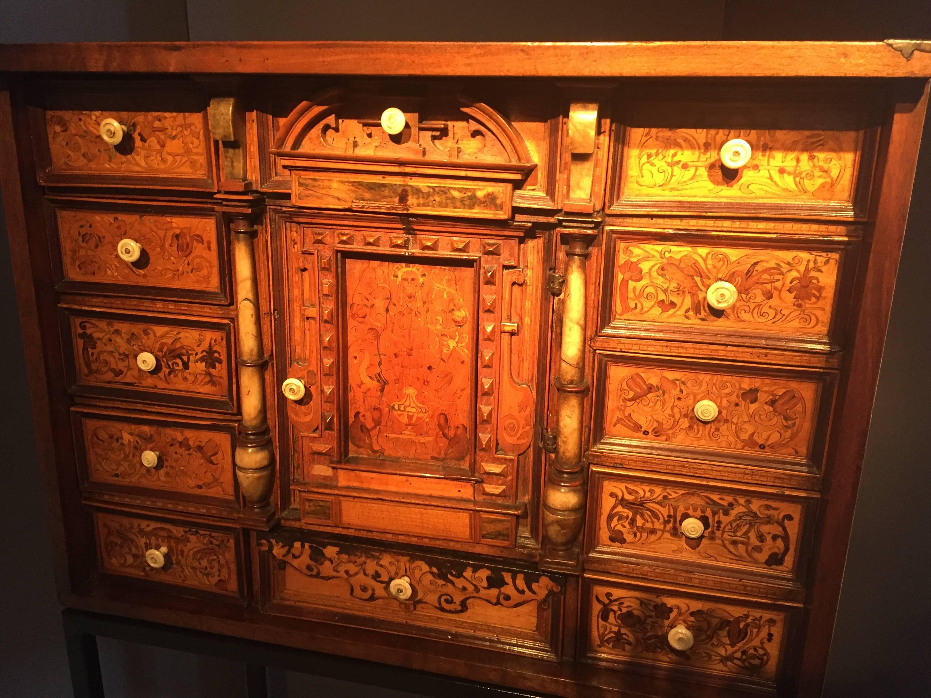 Augsburg Cabinet, 17th Century, Germany In Good Condition For Sale In Schellebelle, BE