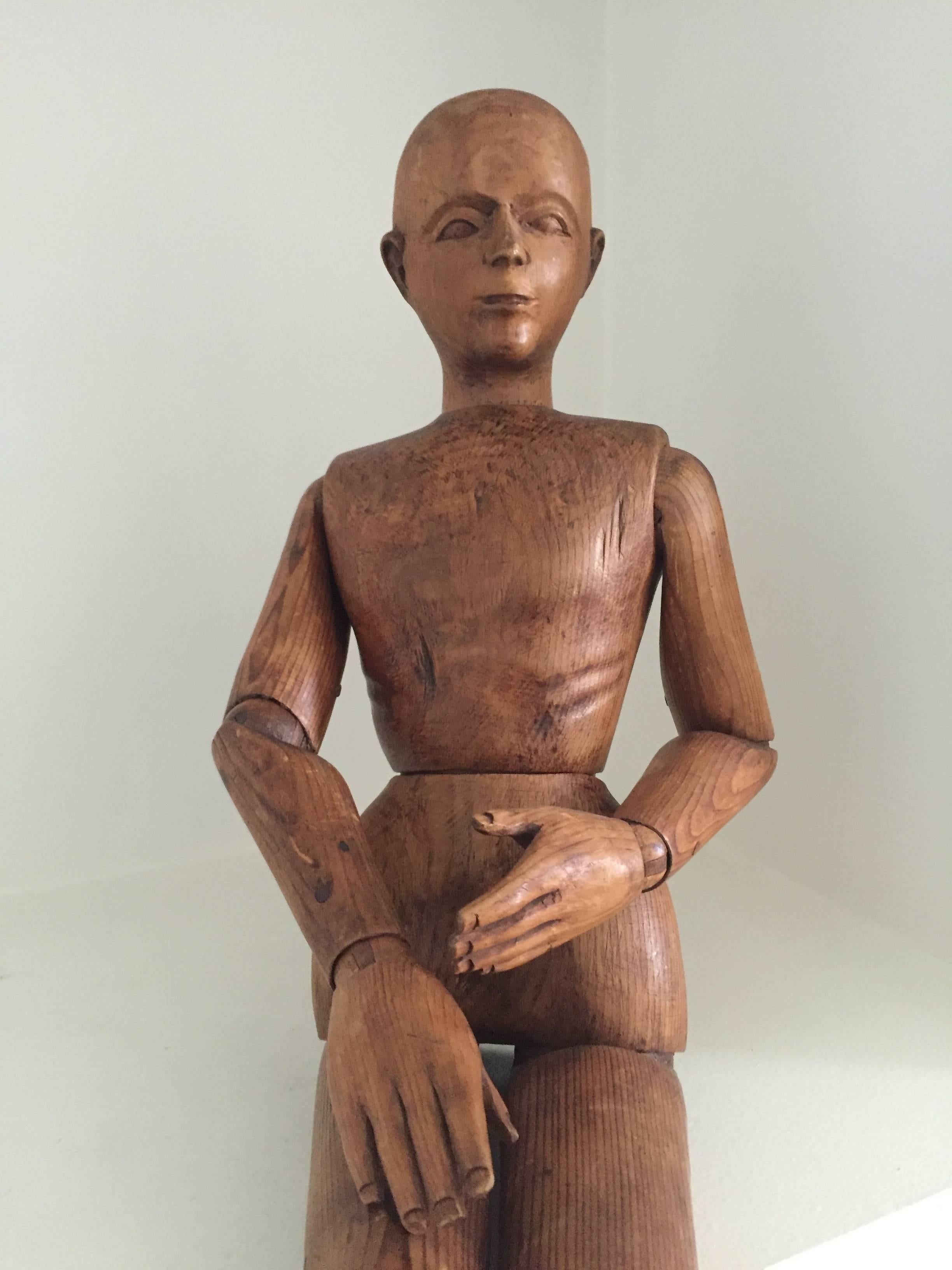 Very nice Lay figure or Artist Mannequin, carved wood, France.
Nice original patina.