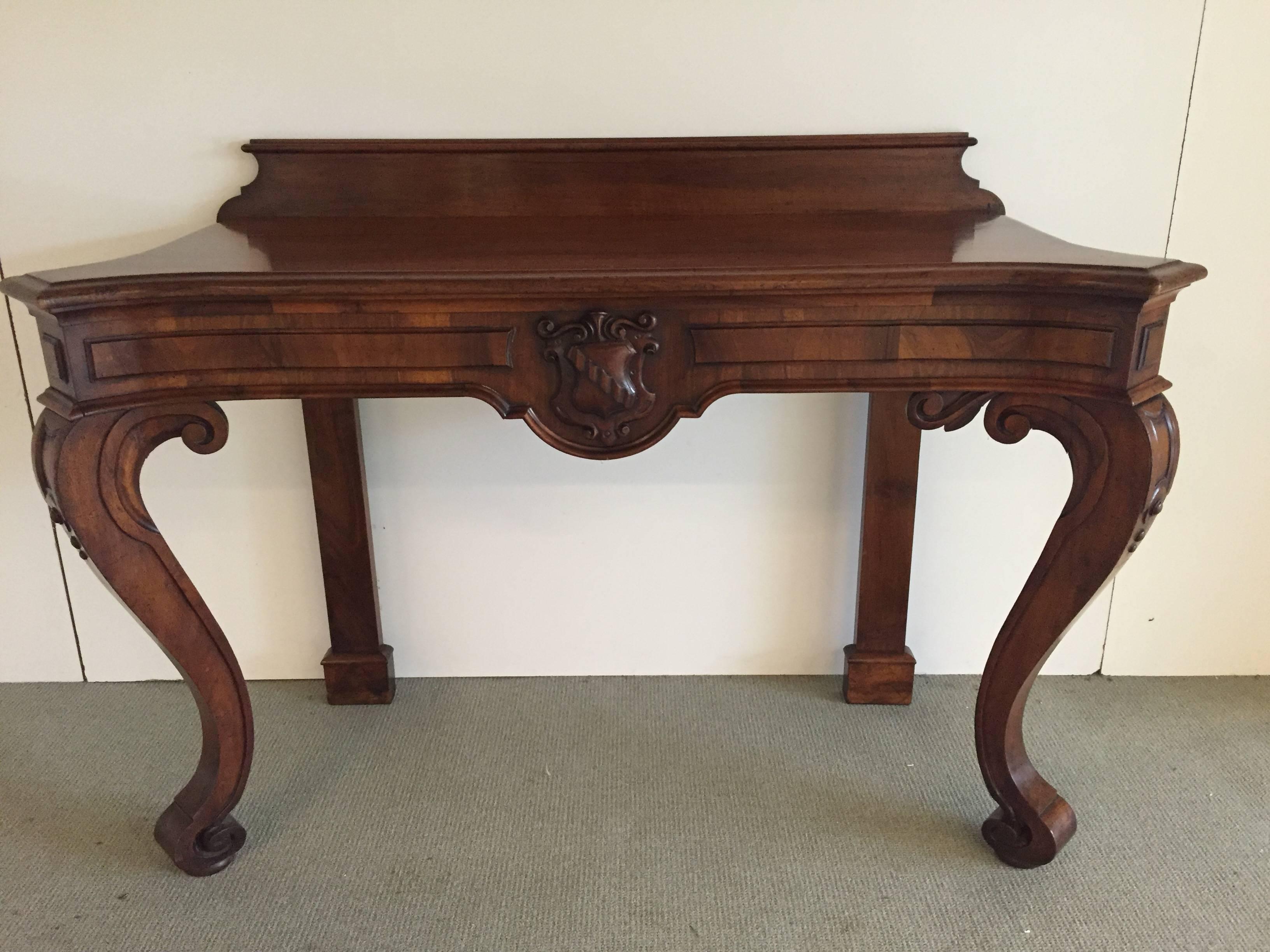19th Century Mahogany Console with Coat of Arms, Irish In Excellent Condition For Sale In Schellebelle, BE