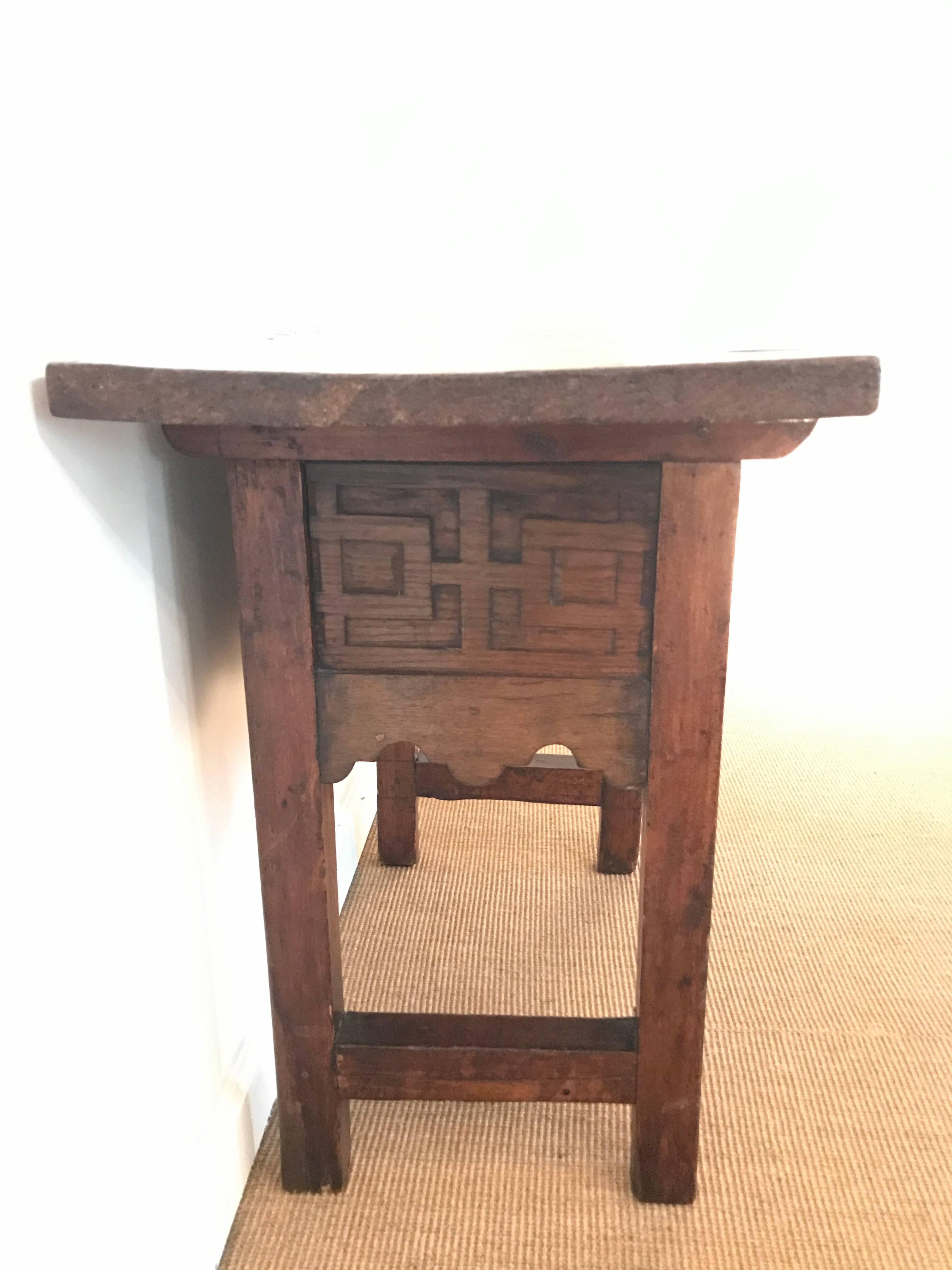 Spanish Walnut Side Table In Good Condition In Schellebelle, BE