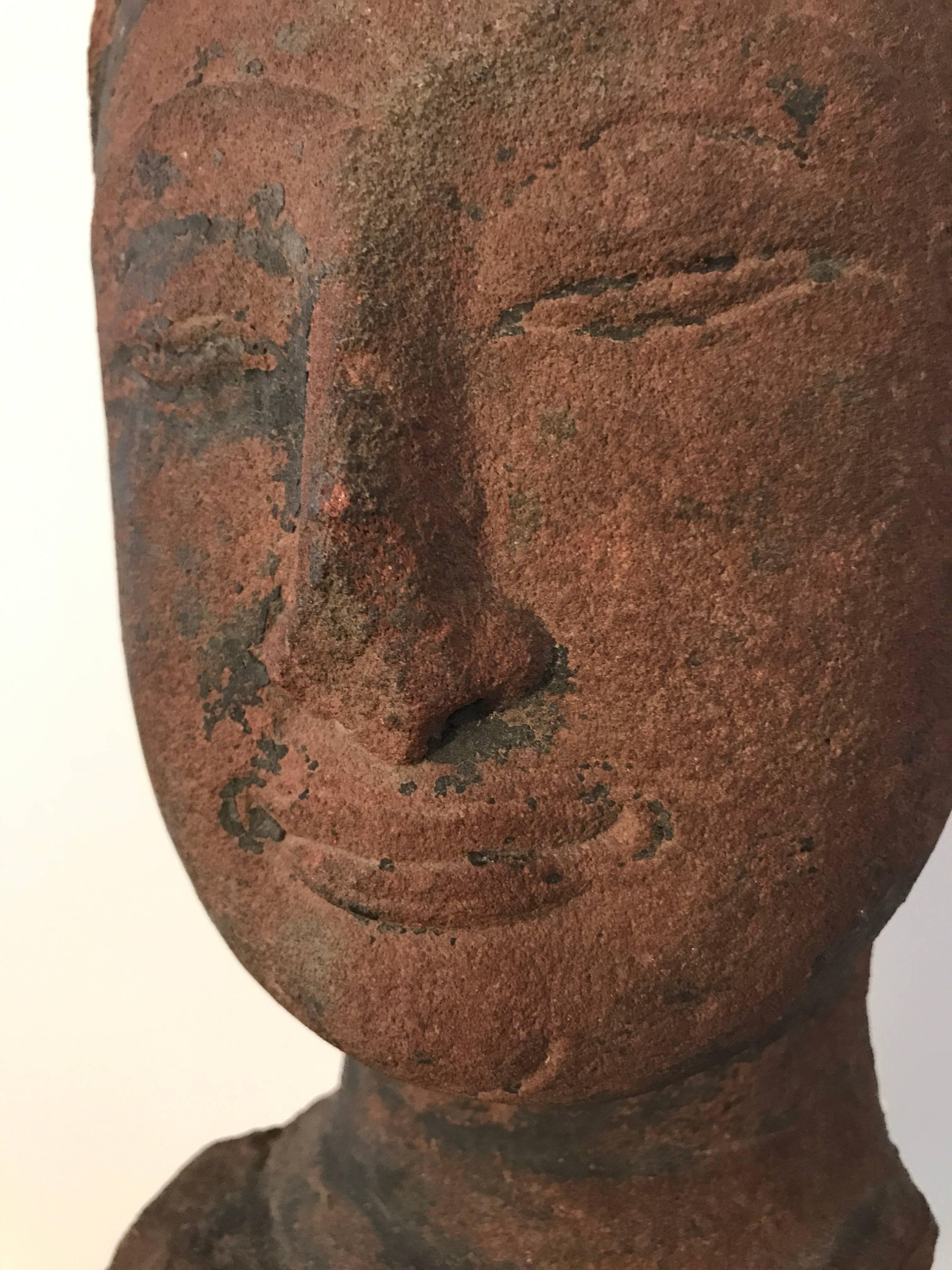 Stone Head of Buddha, 16th Century In Good Condition For Sale In Schellebelle, BE