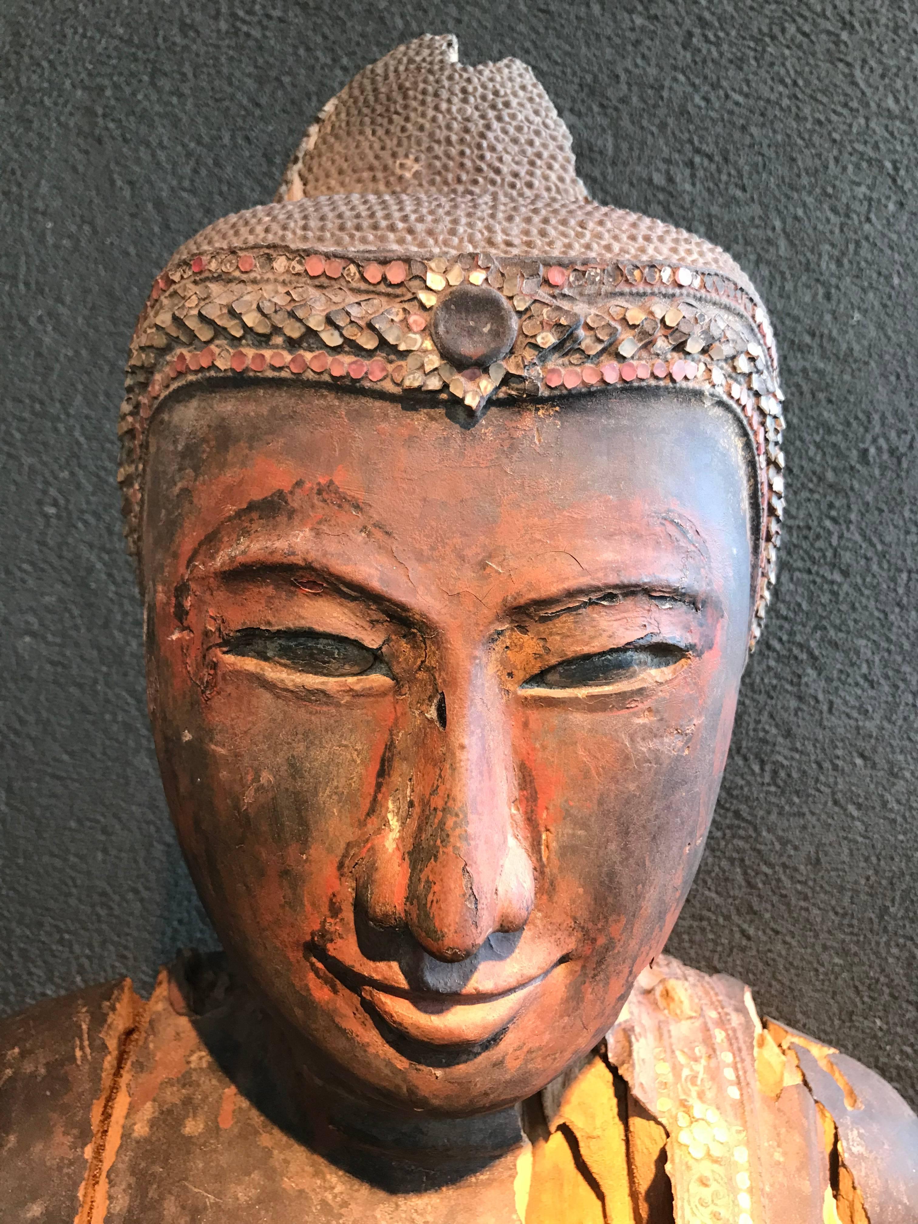 Thailändische Buddha-Kopf-Skulptur aus Holz, 19. Jahrhundert im Angebot 5