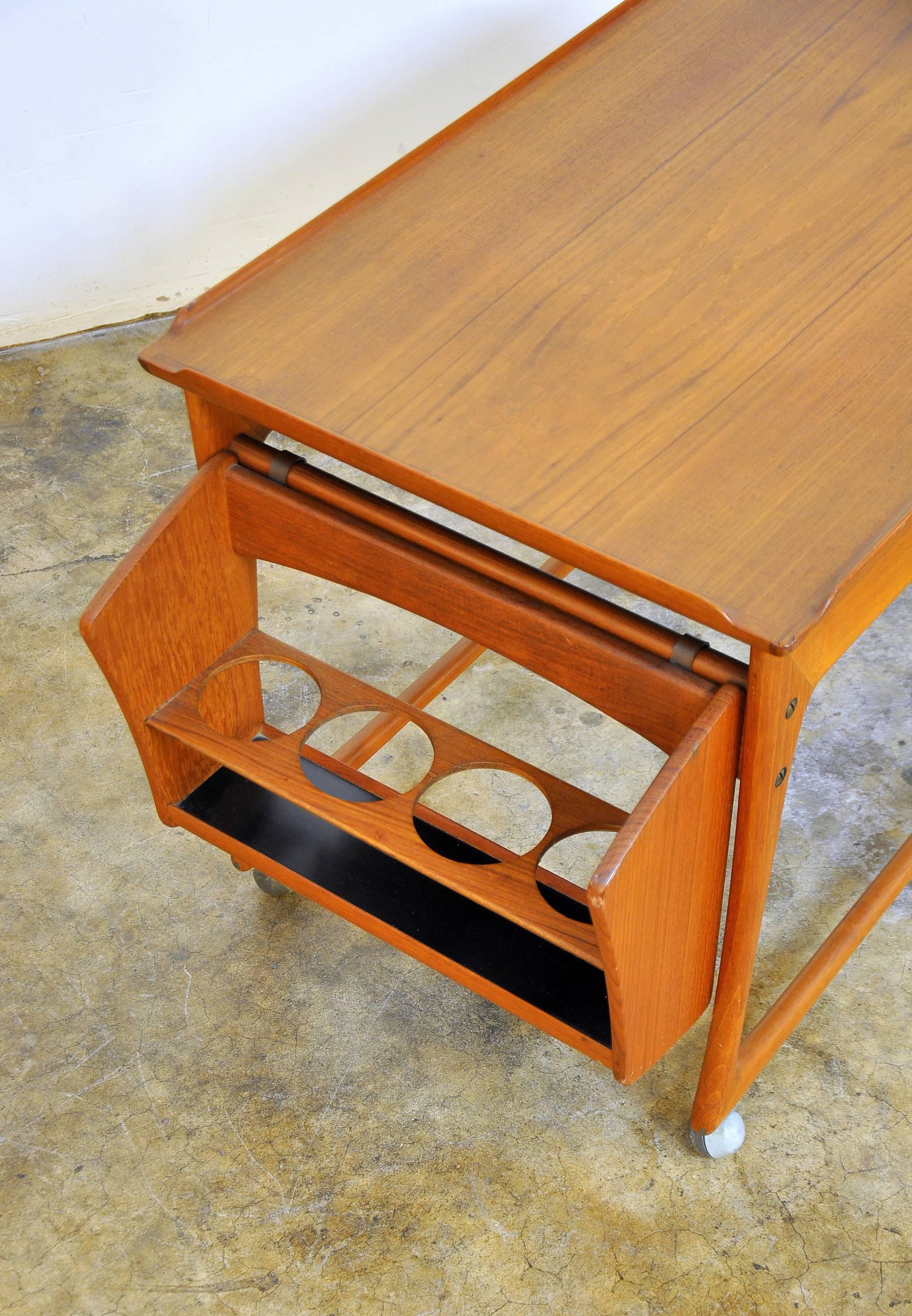 Danish Modern Teak Rolling Bar Cart by J. Ingvard Jensen, Odense Denmark In Good Condition In Miami, FL