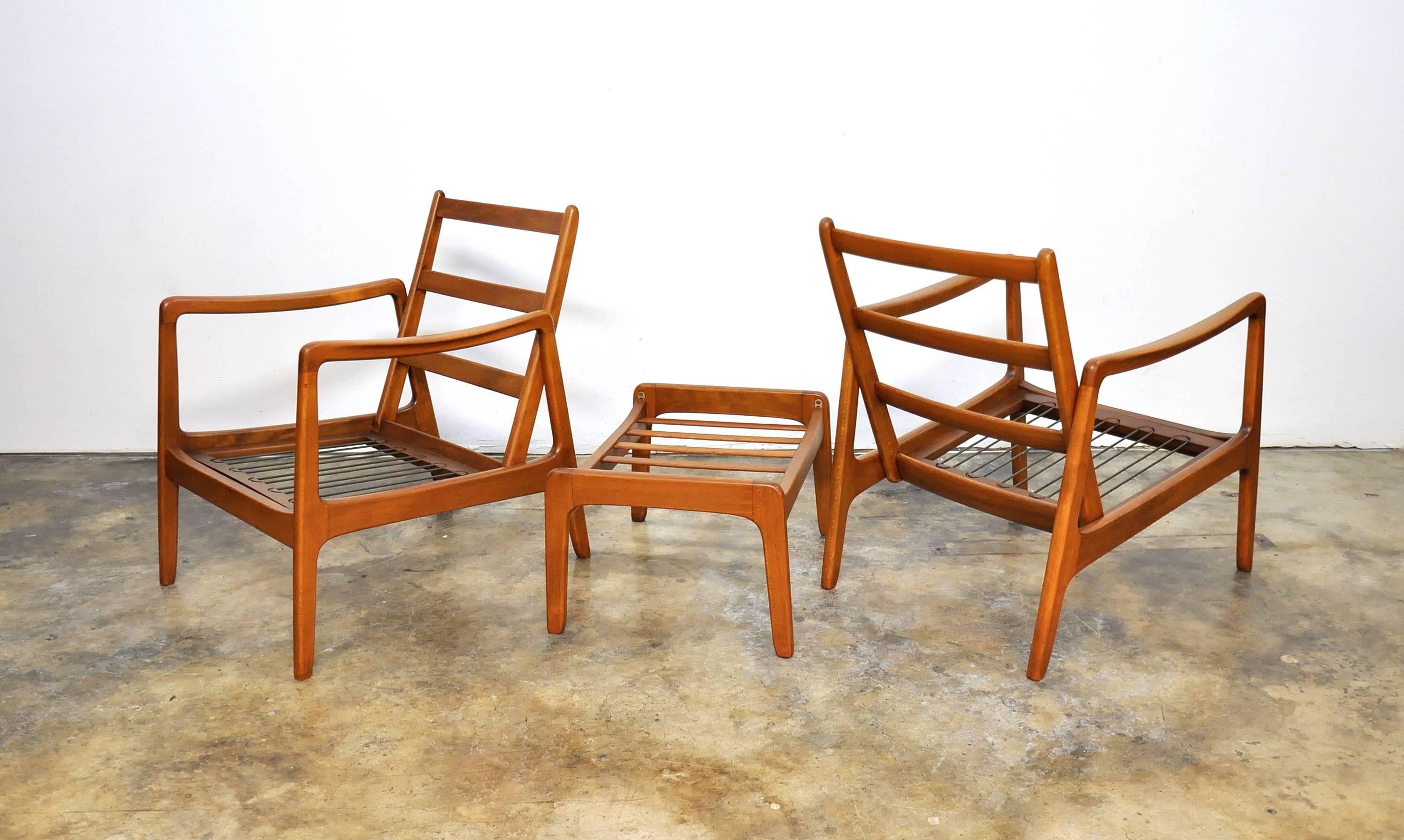 Scandinavian Modern Early Pair of Ole Wanscher Model 109 Lounge Chairs and Ottoman