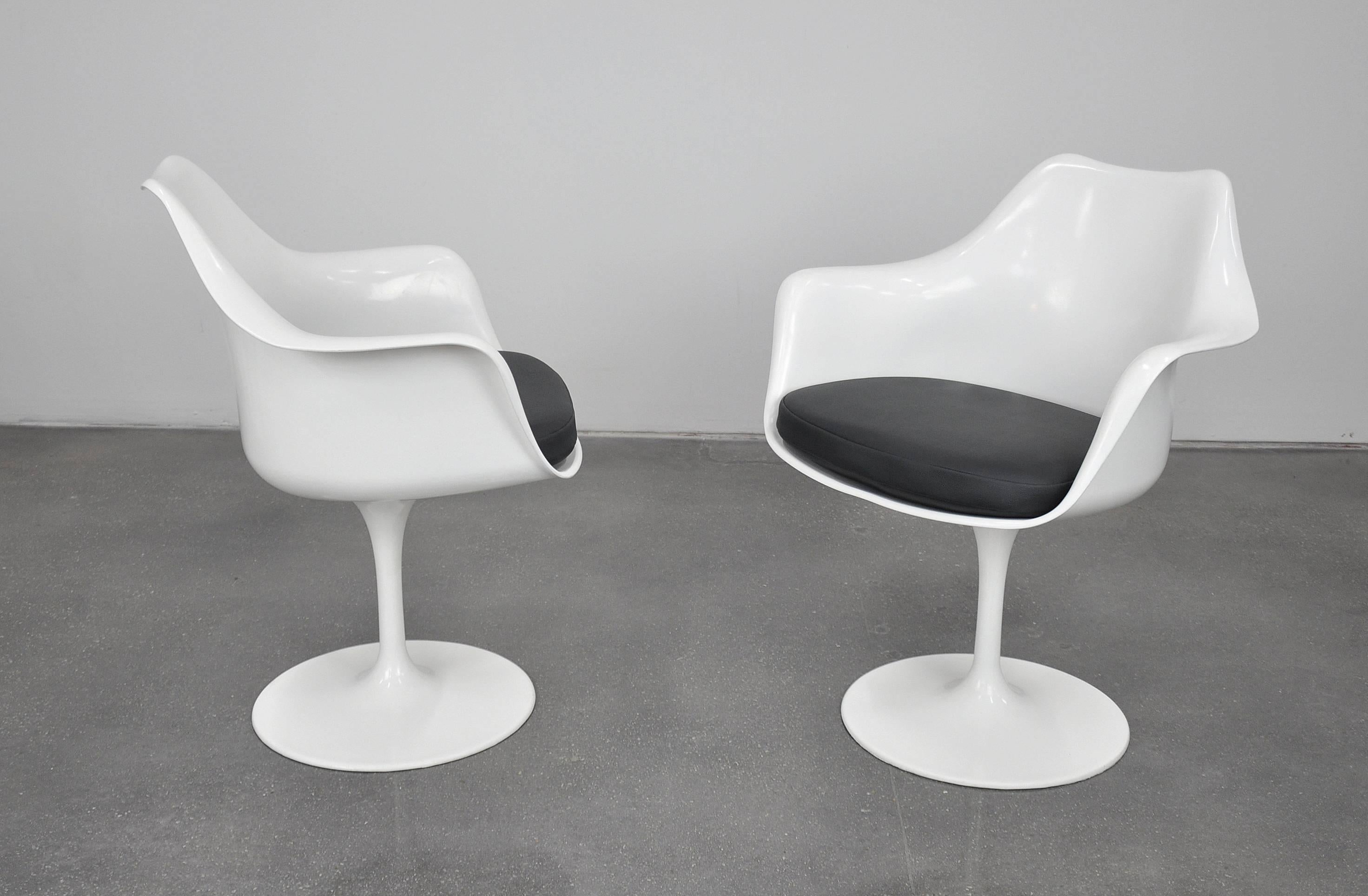 American Set of Eight Eero Saarinen for Knoll Swivel Tulip Dining Chairs