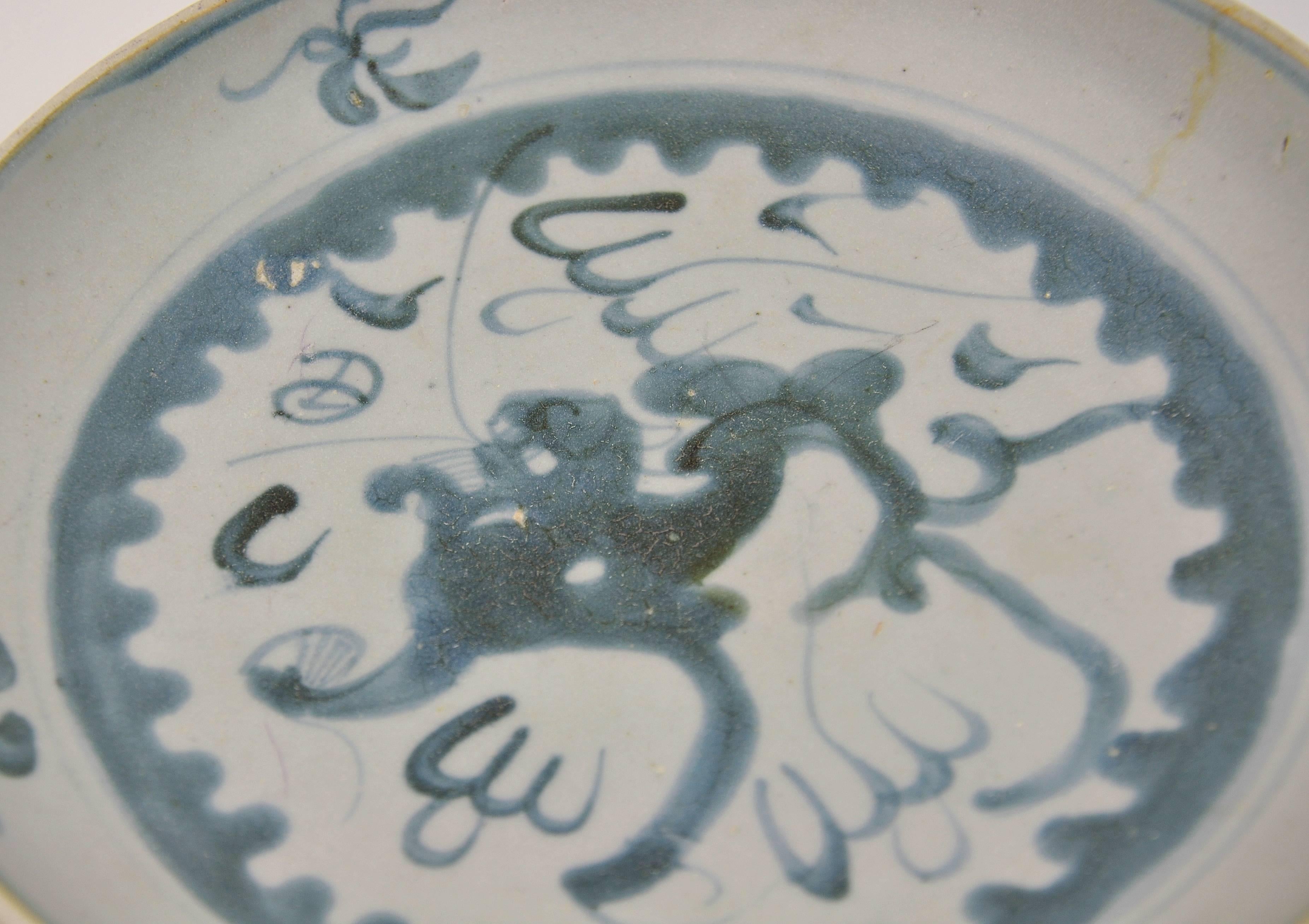 Hand-Painted Chinese Ming Dynasty Blue and White Porcelain Plate, Early 17th Century