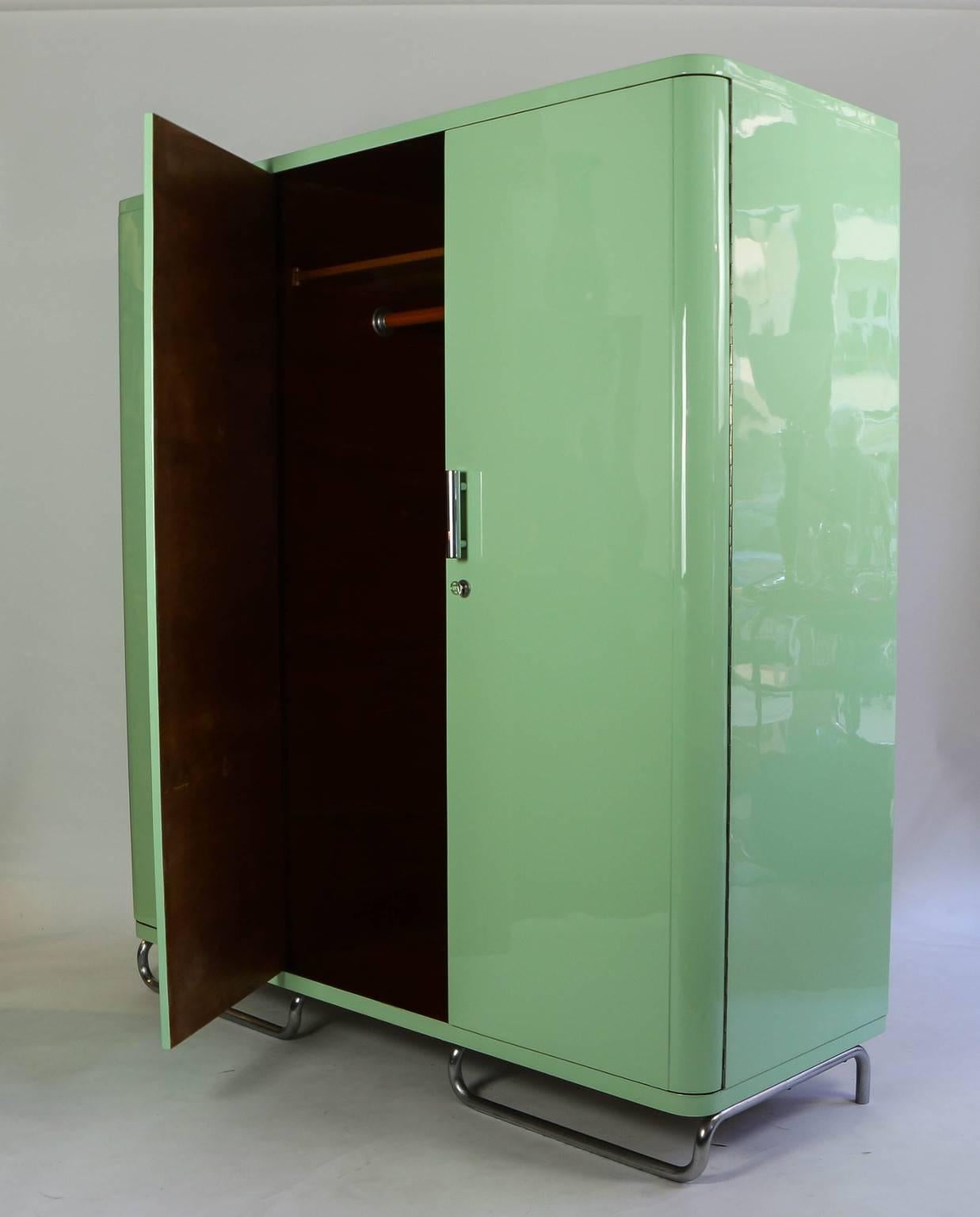20th Century 1925 Bauhaus Wardrobe Pistachio Green For Sale