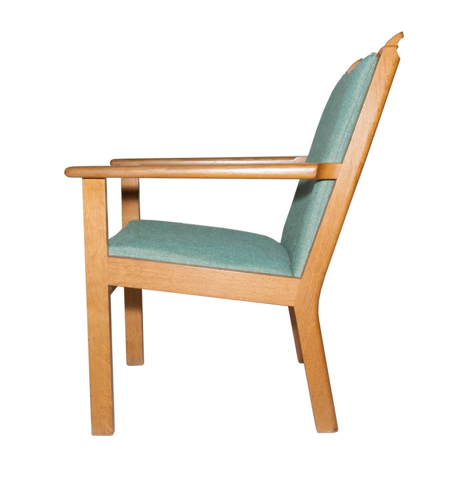 Scandinavian Modern Hans J. Wegner Oak Lounge Chair by GETAMA For Sale