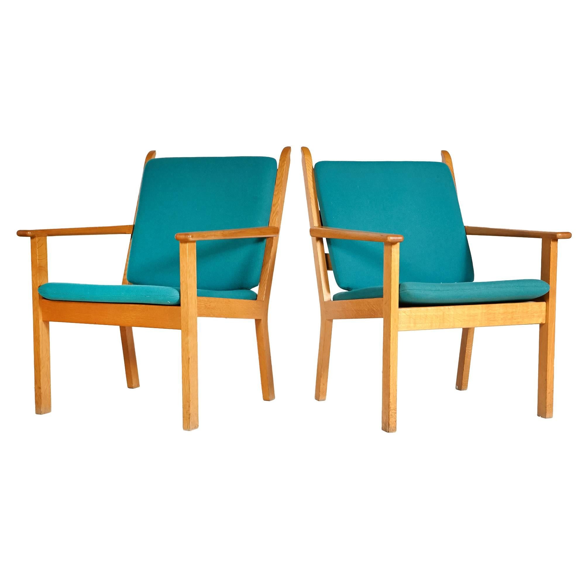20th Century Hans J. Wegner Oak Lounge Chairs by GETAMA, Pair